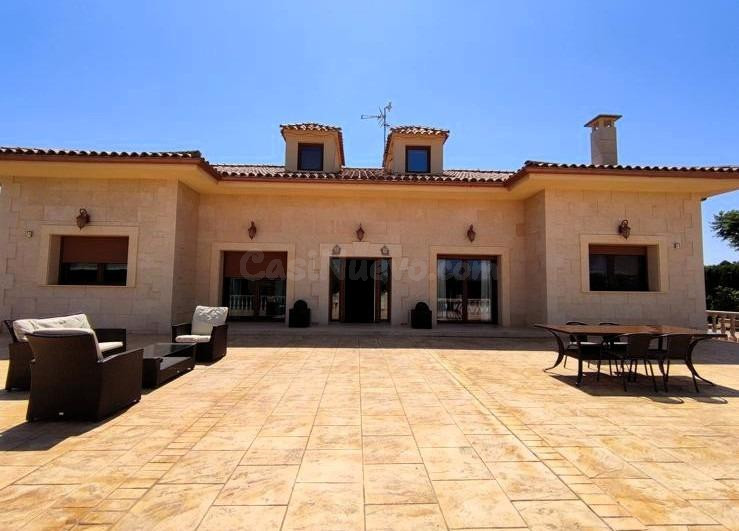 SE VENDE ESPECTACULAR CHALET EN ASPE (ALICANTE) - foto 4