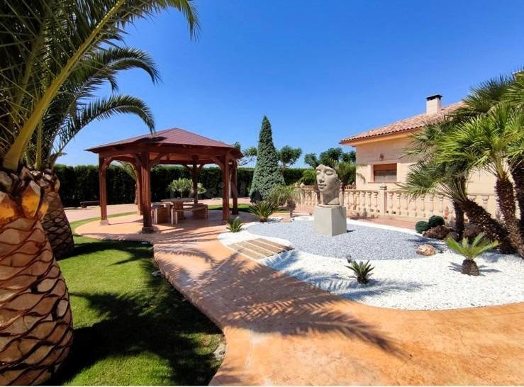 SE VENDE ESPECTACULAR CHALET EN ASPE (ALICANTE) - foto 5