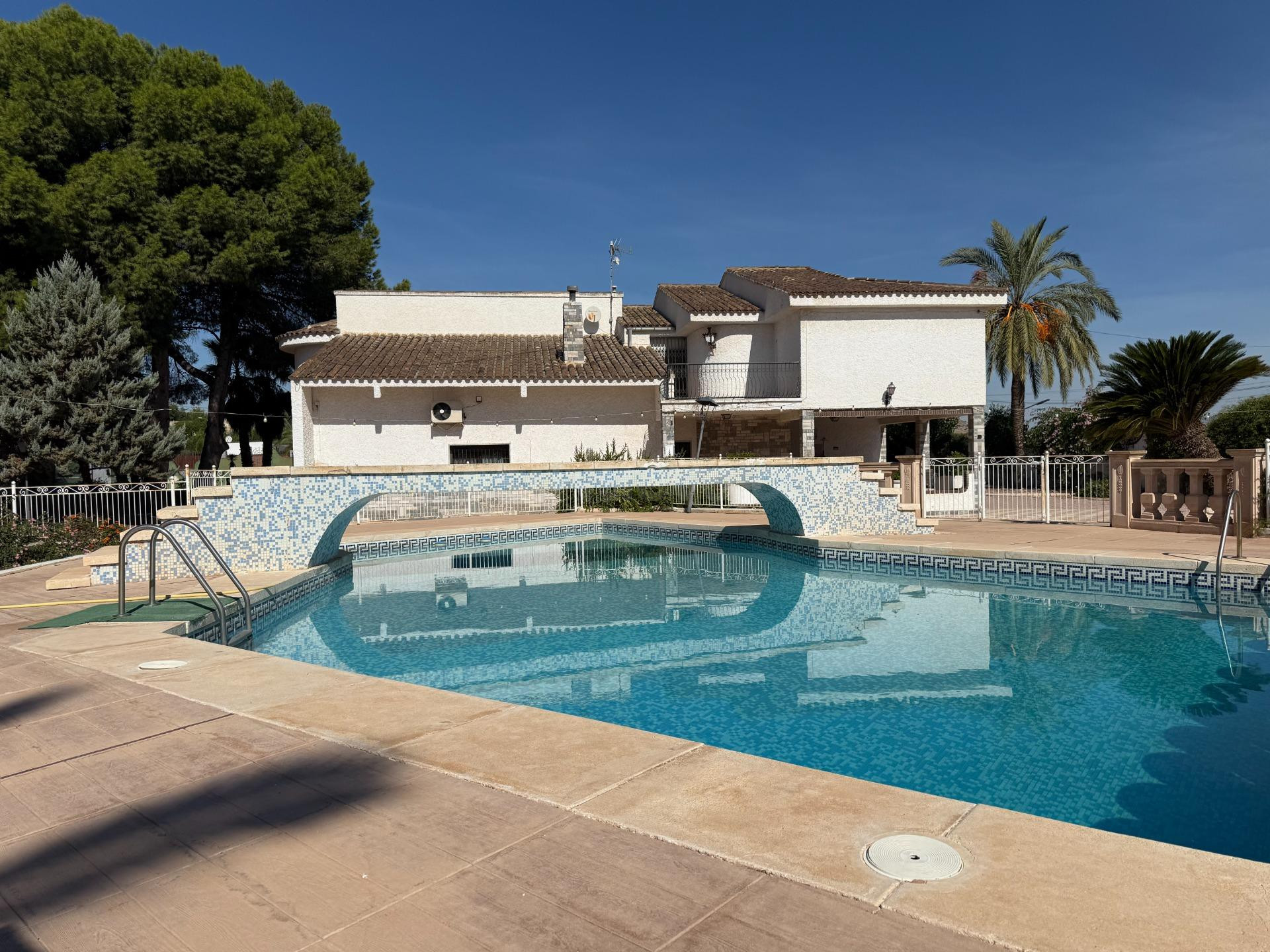 SE VENDE MAGNÍFICO CHALET EN ASPE (ALICANTE)