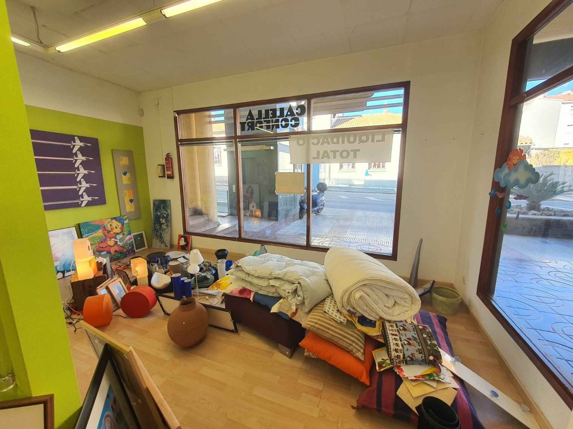 LOCAL EN VENTA UBICADO EN EL EDIFICIO PARKINSOL DE CALELLA EN LA CALLE SANT JAUME - foto 4