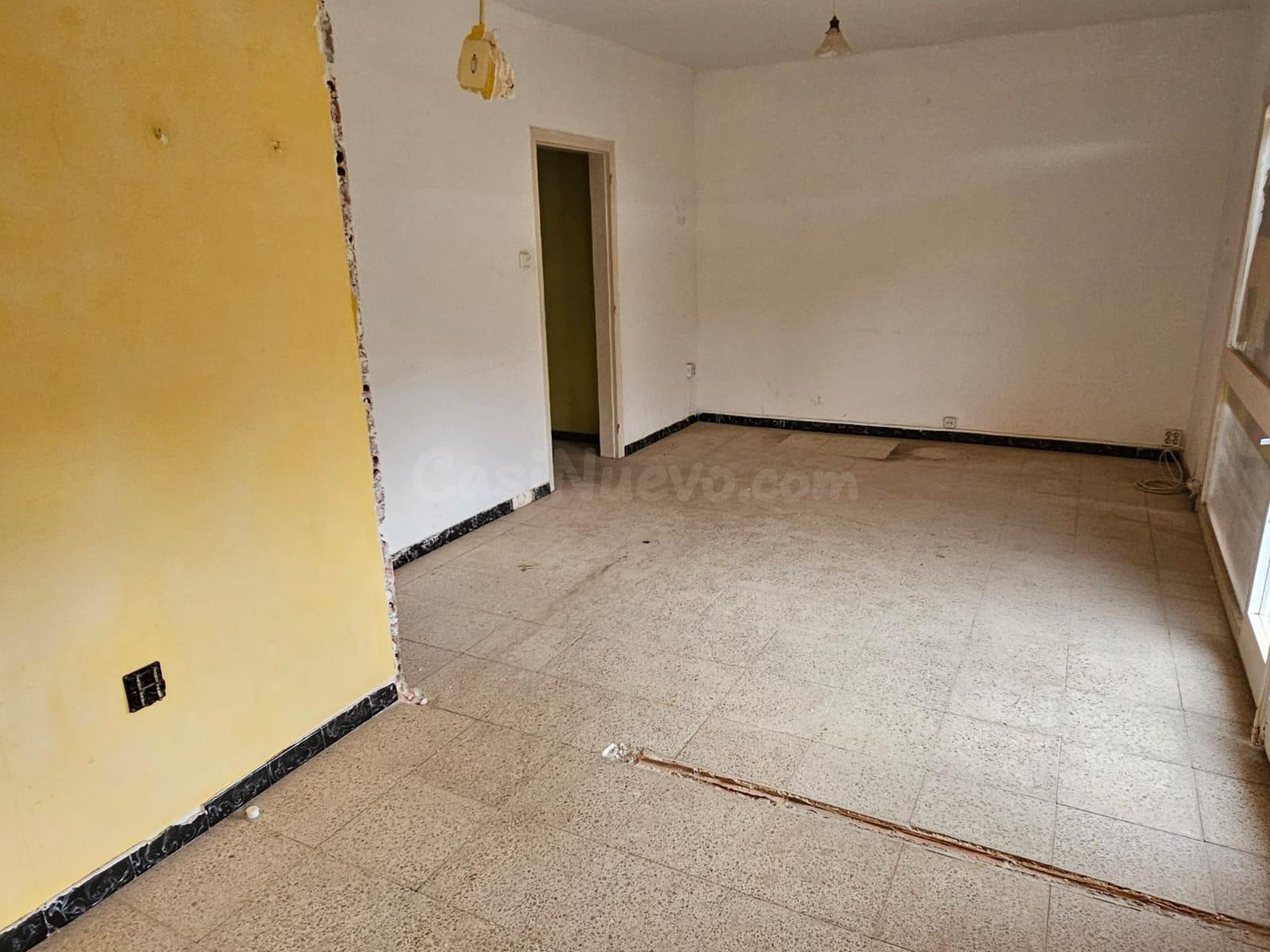 EN VENTA CASA PLENO CENTRO DE CALDAS DE REIS DE DOS PLANTAS 