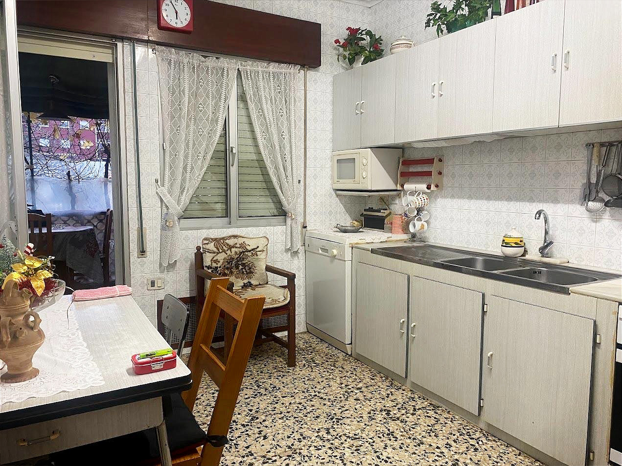 EN VENTA CASA PLENO CENTRO DE CALDAS DE REIS DE DOS PLANTAS  - foto 3