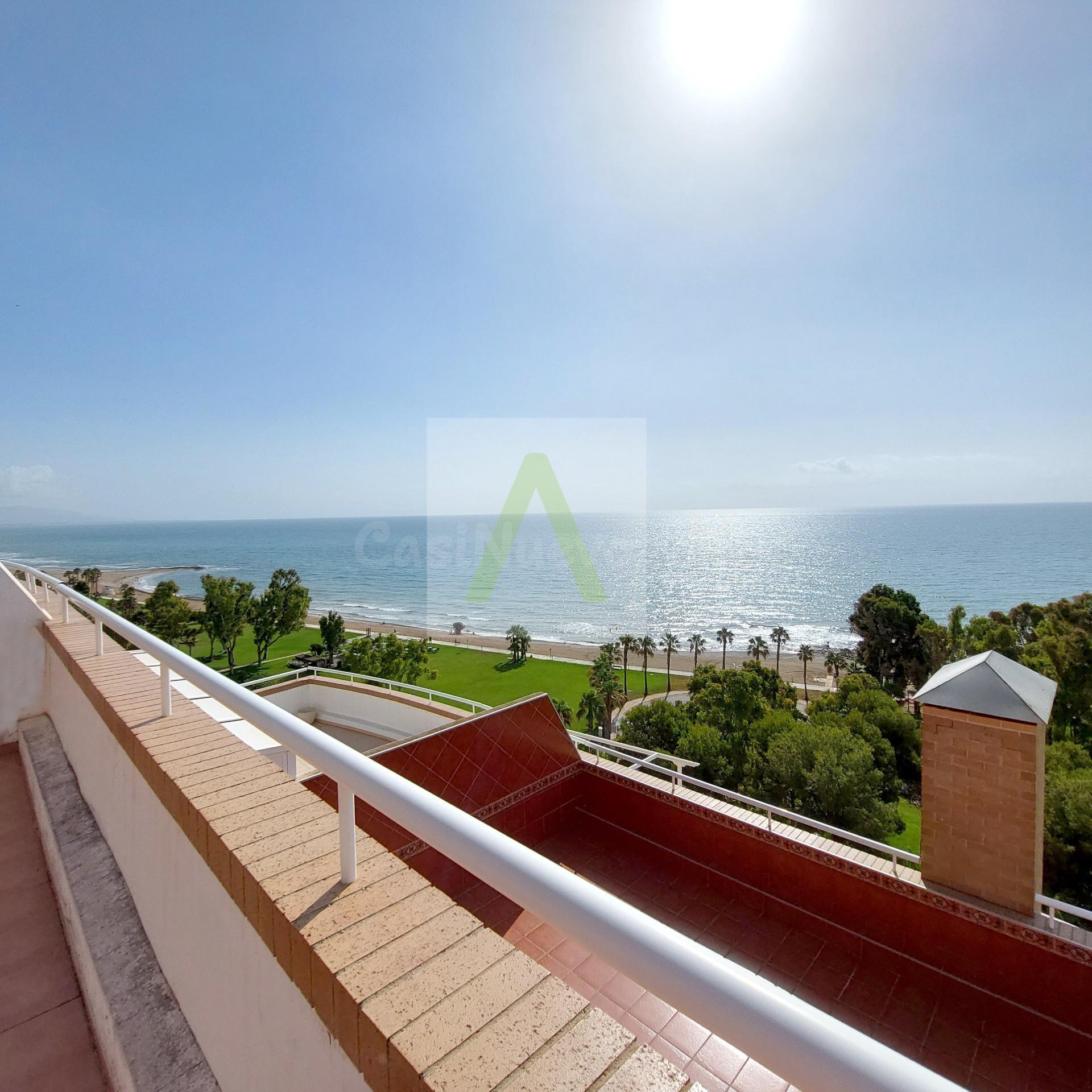 Precioso FRONTAL con una amplia terraza!! - foto 5