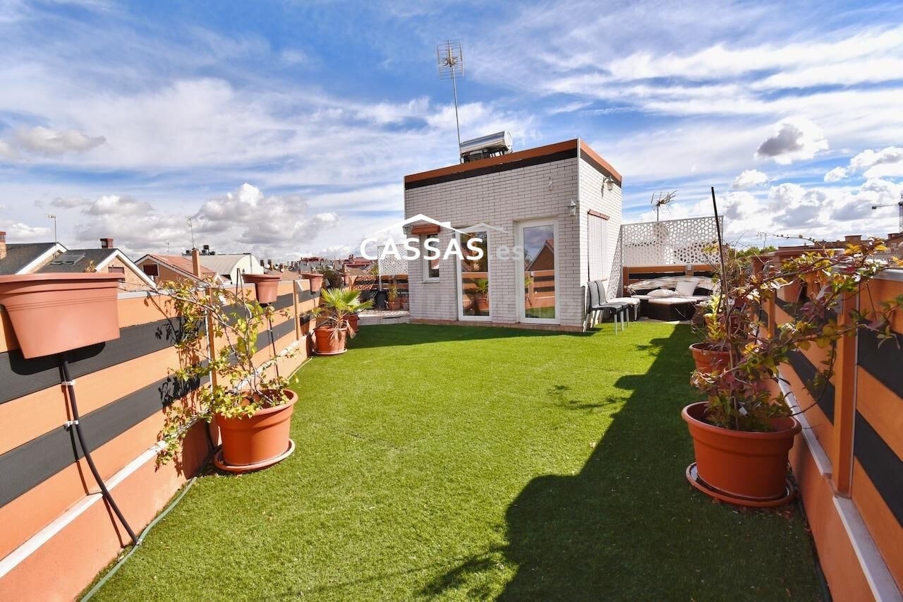 FRESNOS- EXCLUSIVO CHALET de esquina, 3 habitaciones, 3 baño - foto 4