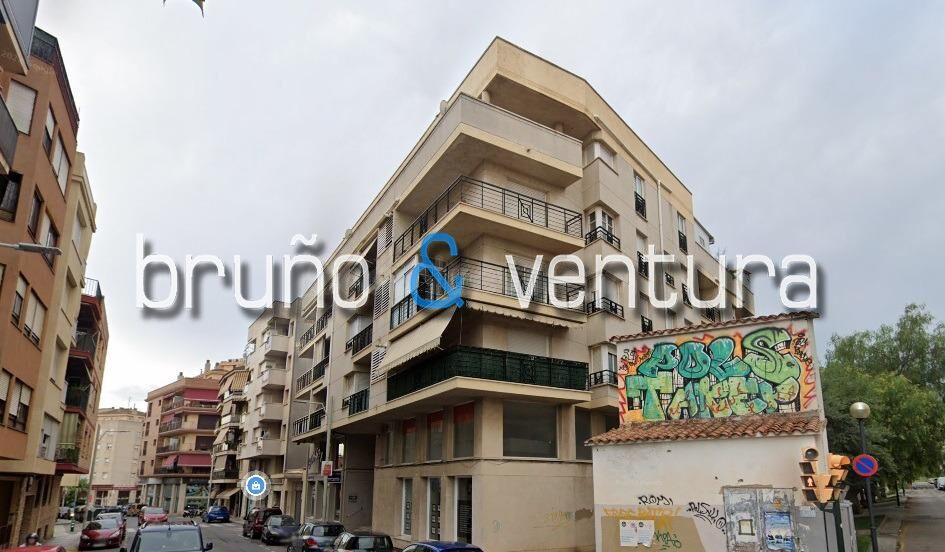 EN VENTA LOCAL COMERCIAL EN EL VENDRELL - foto 2
