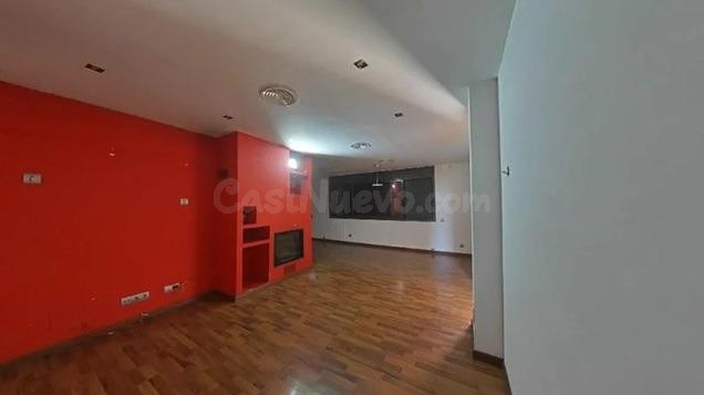 Chalet en Vilanova i la Geltrú – 318 m2 con piscina - foto 2