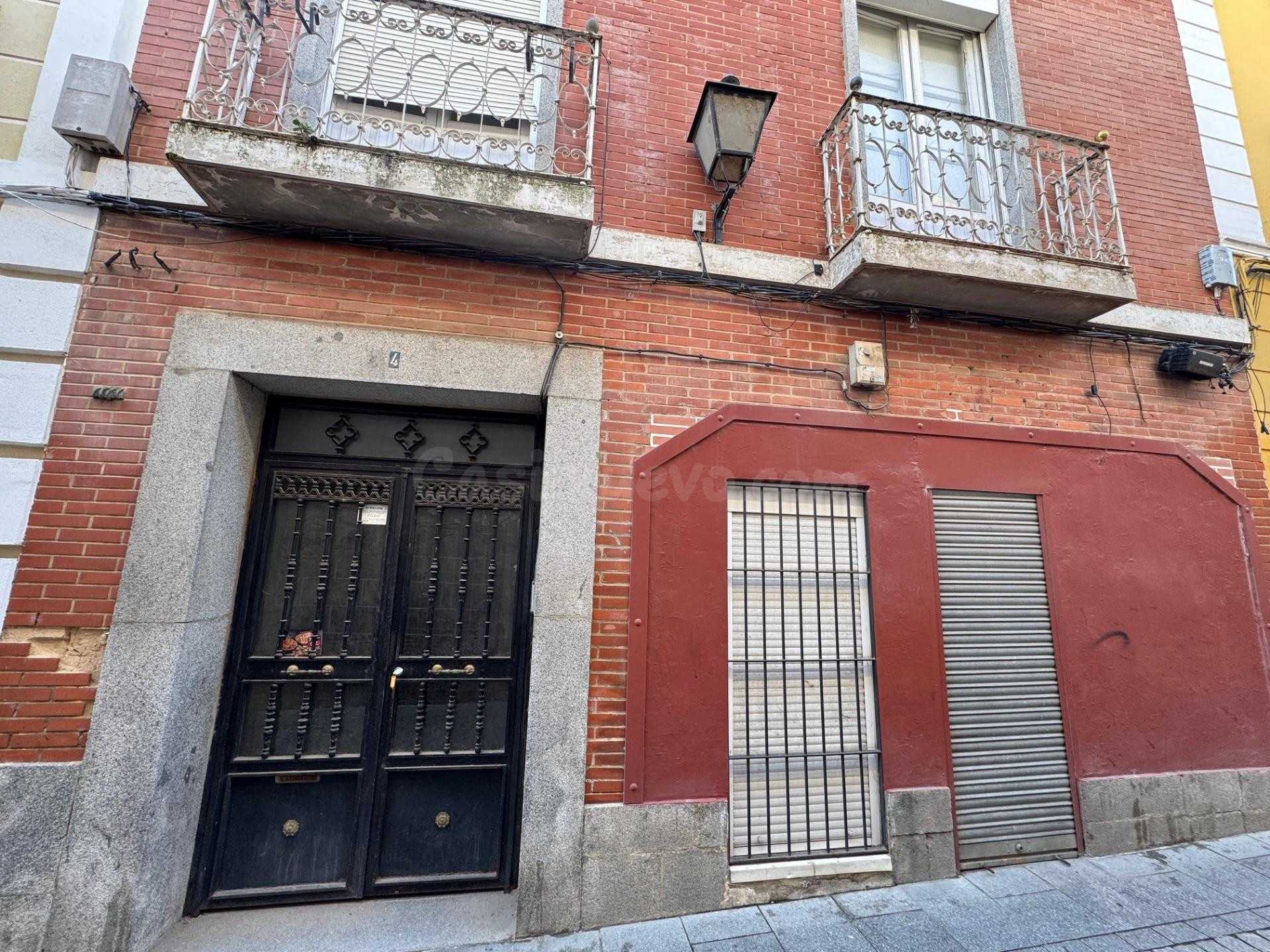 CASABANCO VENDE PISO DE TRES DORMITORIOS EN BADAJOZ.