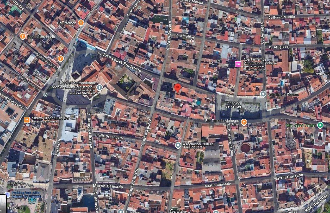 CASABANCO VENDE PISO DE TRES DORMITORIOS EN BADAJOZ. - foto 2
