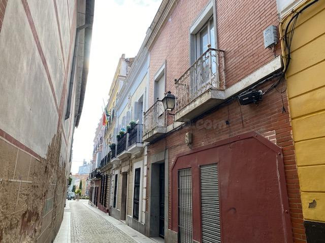 CASABANCO VENDE PISO DE TRES DORMITORIOS EN BADAJOZ. - foto 3