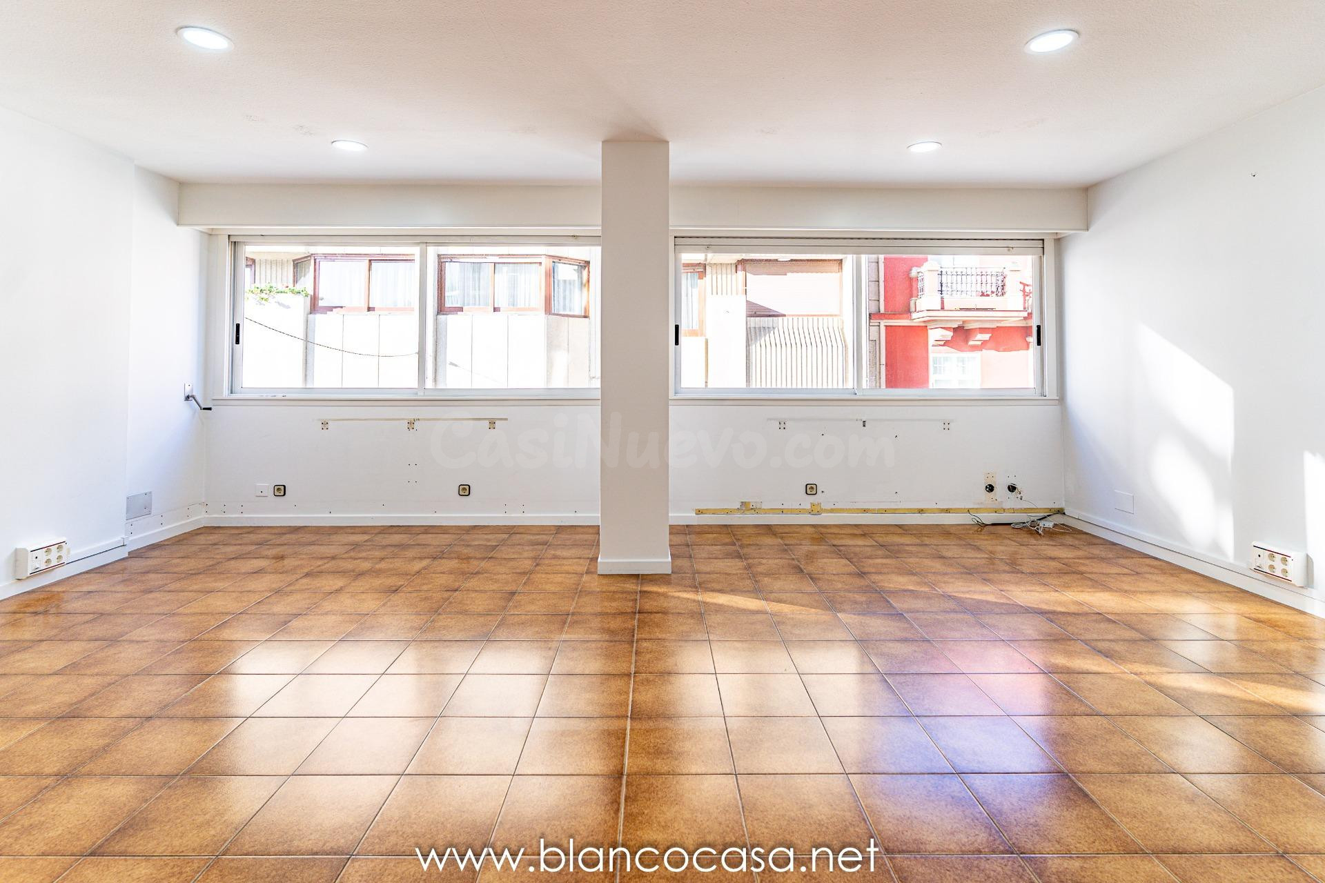 ¡Tu oficina en el corazón de Carballo! - foto 2