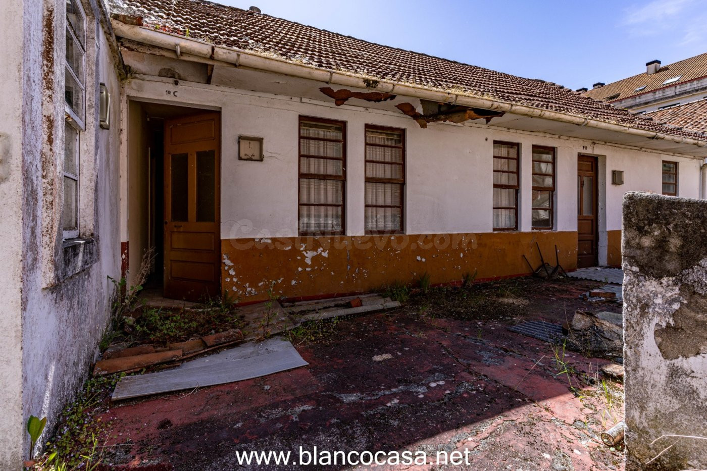 🏡 CASA con 🌳TERRENO en pleno ✨ CENTRO DE CARBALLO – ¡A refor - foto 3