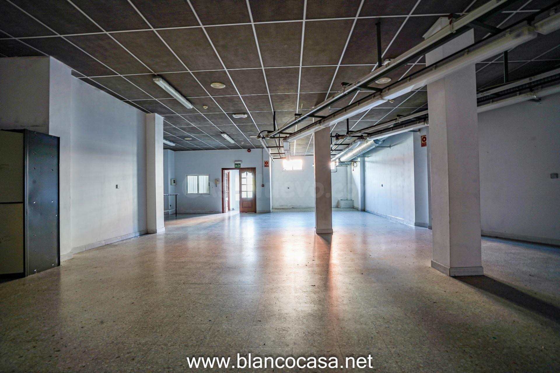 Local en ALQUILER con gran potencial en (CARBALLO- A CORUÑA)