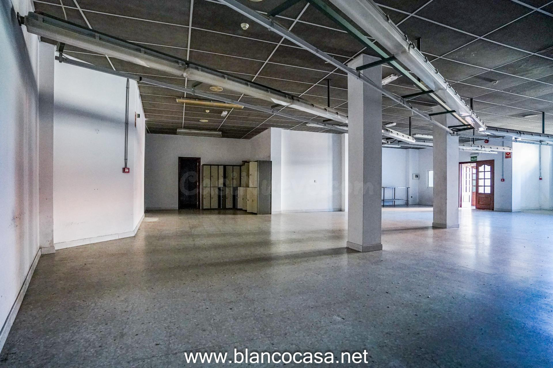Local en ALQUILER con gran potencial en (CARBALLO- A CORUÑA) - foto 3