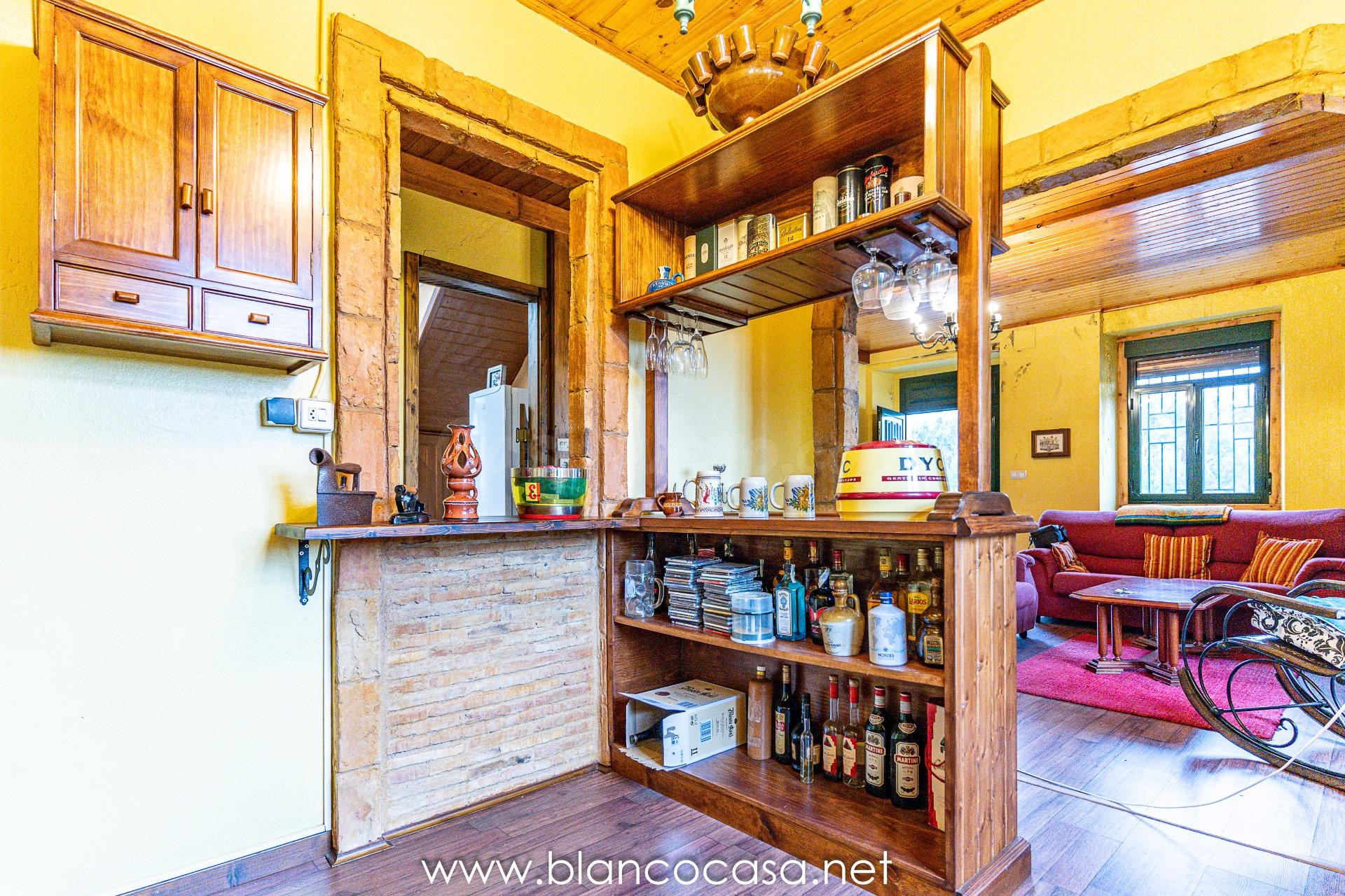 ¡INTERESANTE CASA con 437 m2 y TERRENO de 3.187 m2 por 129.9 - foto 5