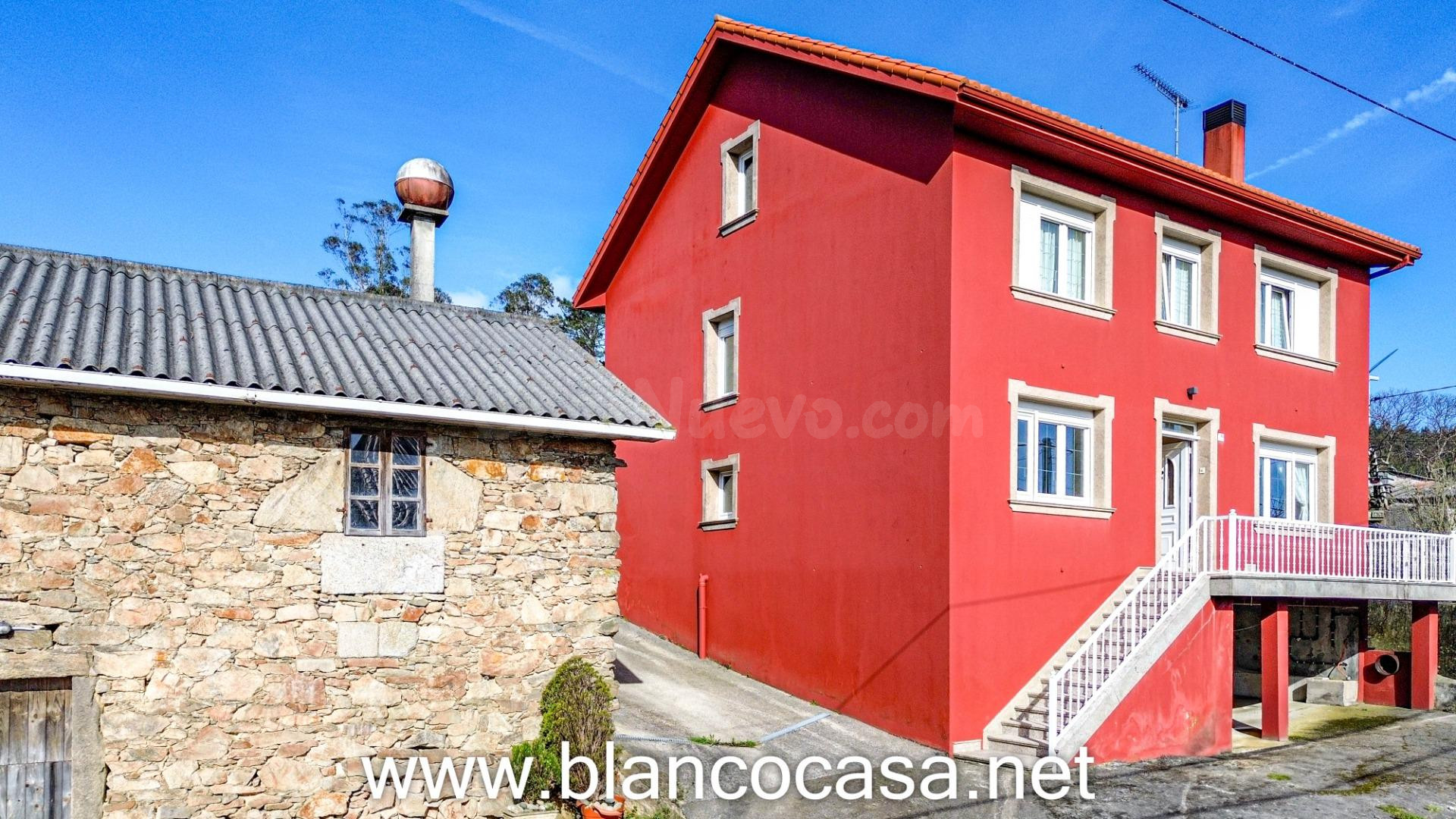 CASA +TERRENO+ ALPENDRES en Cabana de Bergantiños(A Coruña) 