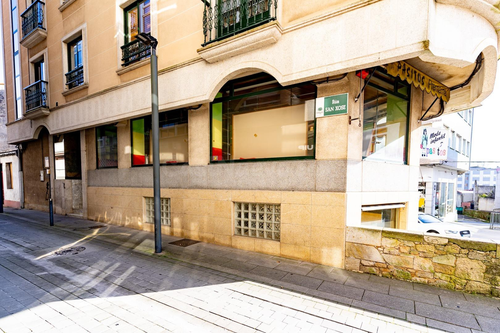 🌟 Local en 1ª planta en pleno centro de Carballo ✨¡Tu próxim - foto 2
