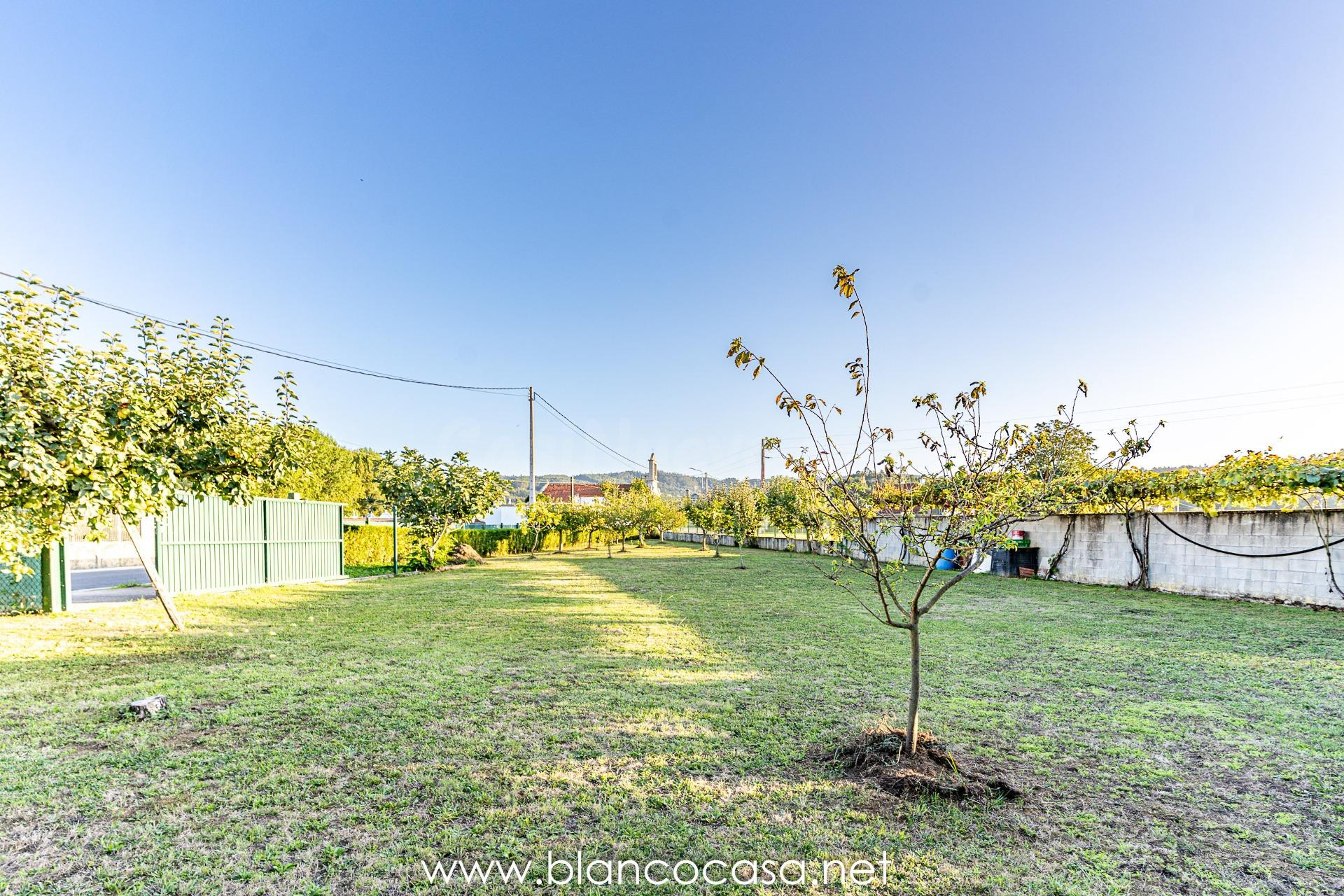 🌟 SOLAR de 1037 m2 a 9 min de 🏡CARBALLO– ¡Solo 55.000 €!