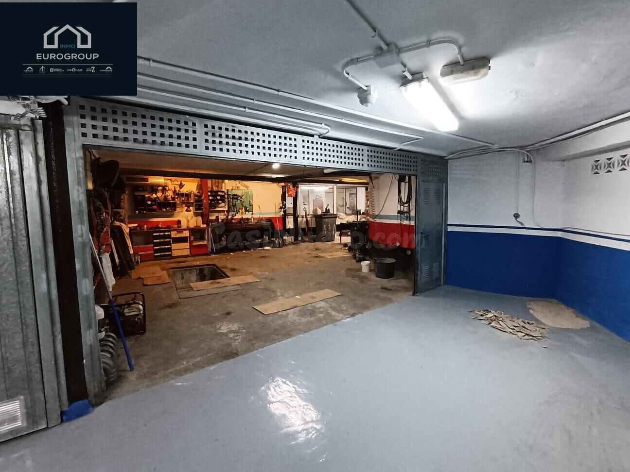 2 PLAZAS DE GARAGE CABINADA , CAPACIDAD PARA 4 COCHES ,LUZ , AGUA , DESAGUEE , ventilación DEL EXTERIOR...... AV MEDITERRANEO , RINCON DE LOIX
