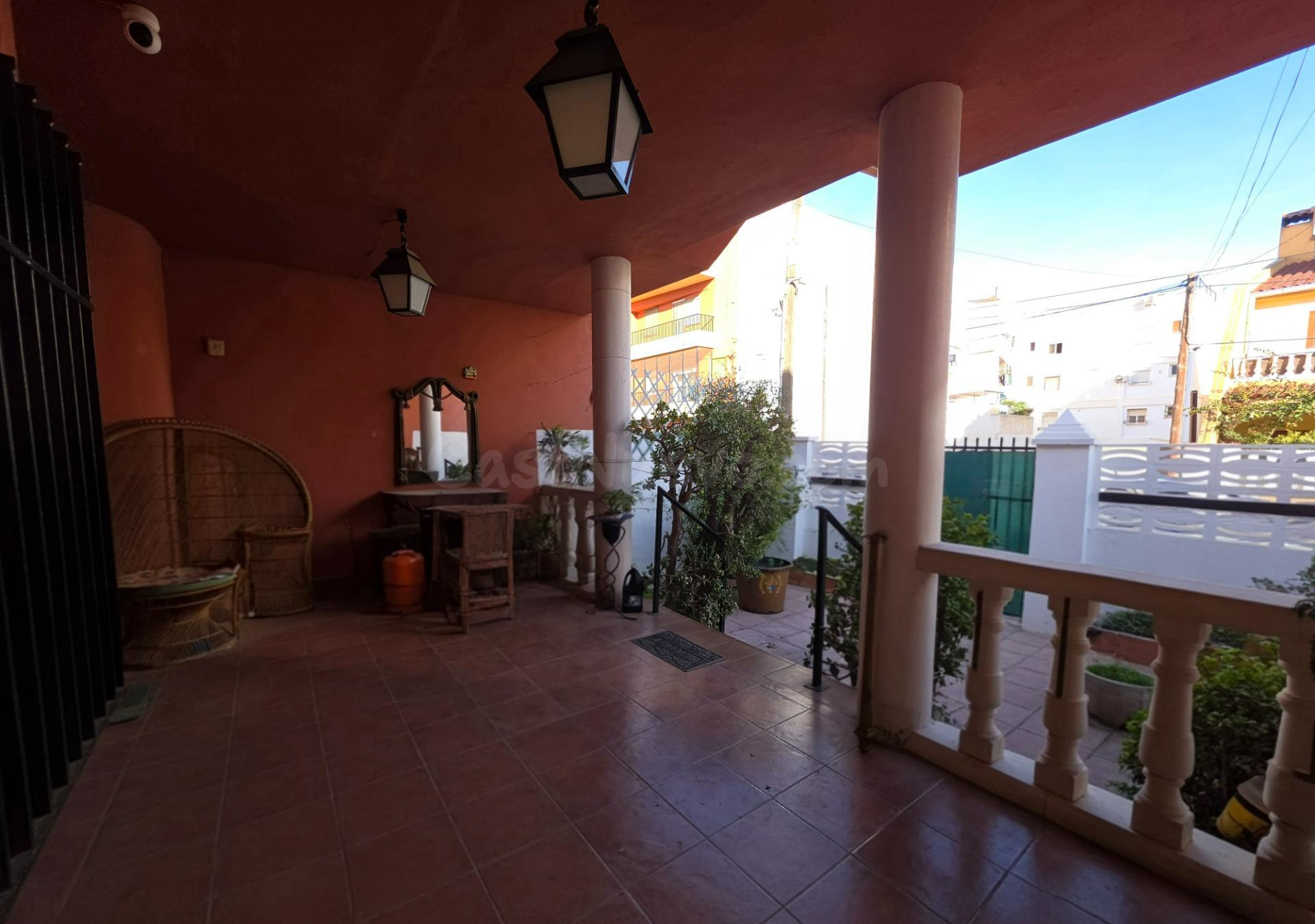 EXCLUSIVA CASA ADOSADA DENTRO DEL CASO URBANO DE BETERA - foto 3