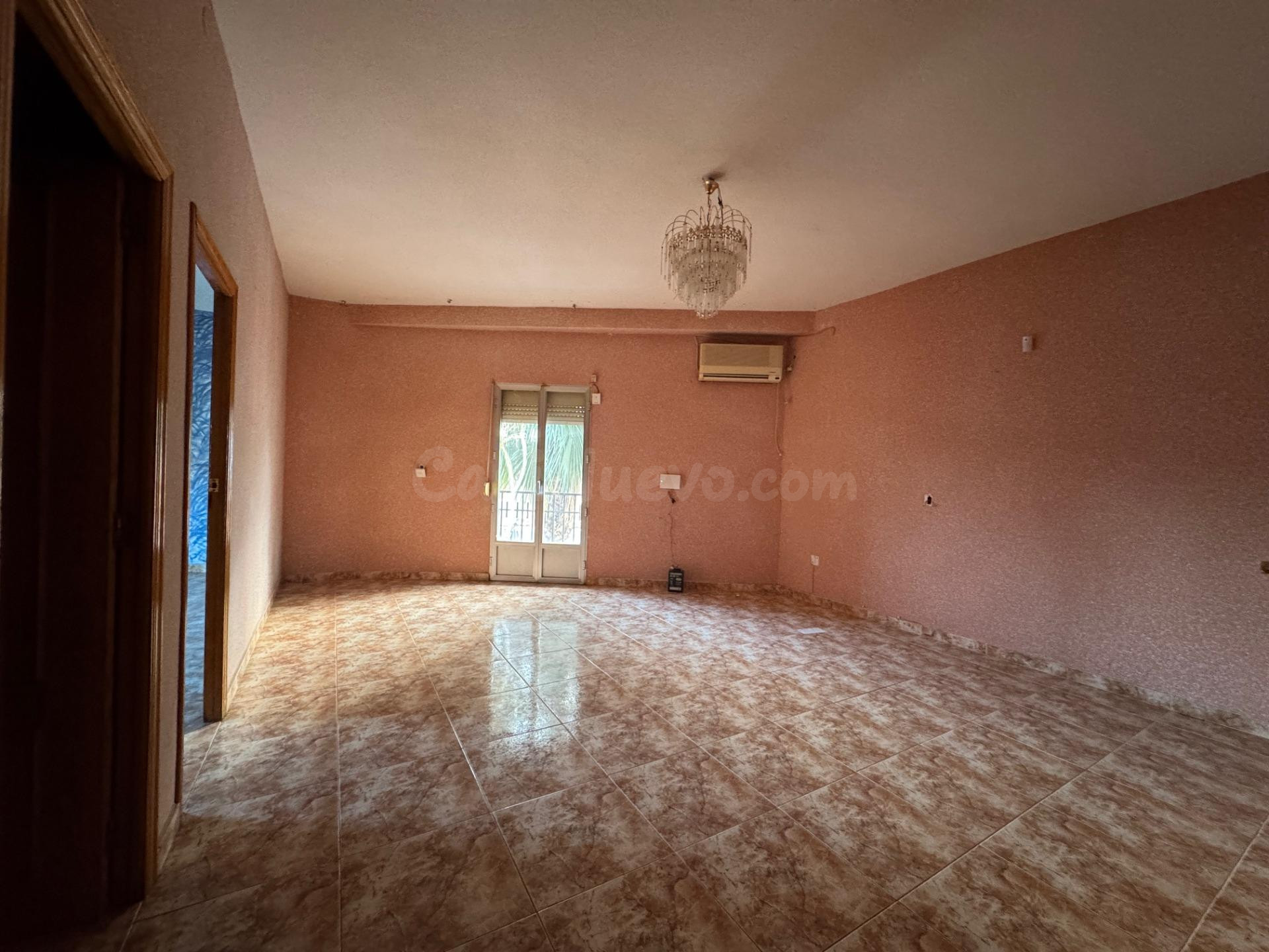 CASABANCO VENDE PISO DE TRES DORMITORIOS EN HERRERA DEL DUQU - foto 3