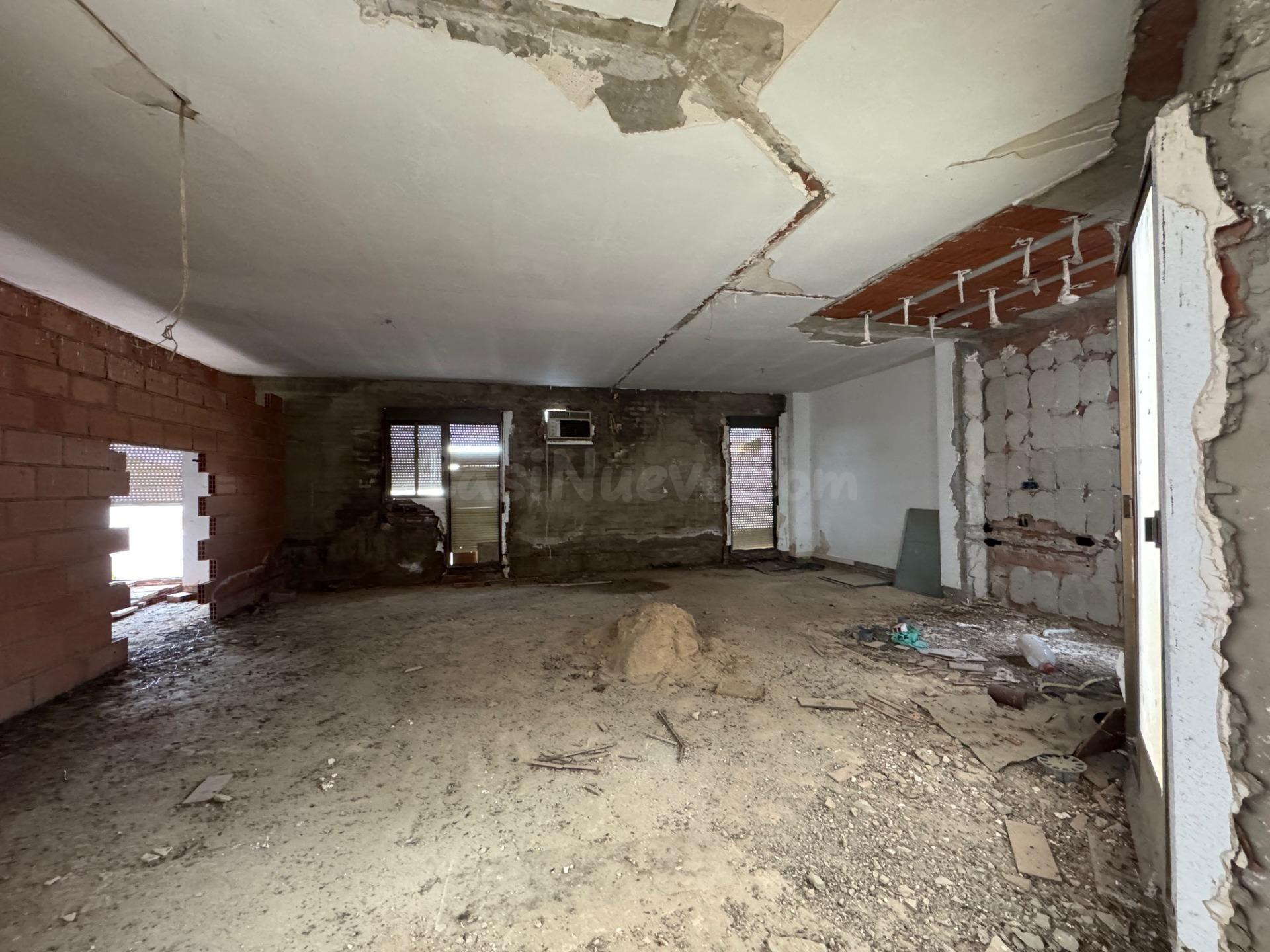 CASABANCO VENDE  DOS PISOS EN LLERENA. - foto 5