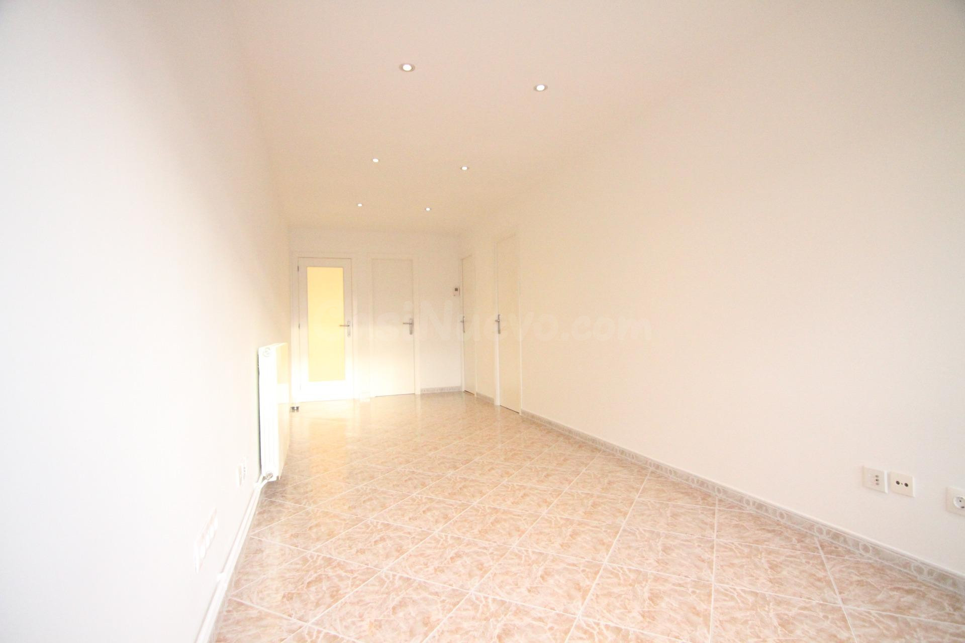 Piso reformado de 2 habitaciones en el centro de Esparreguera – Zona La Passió - foto 4