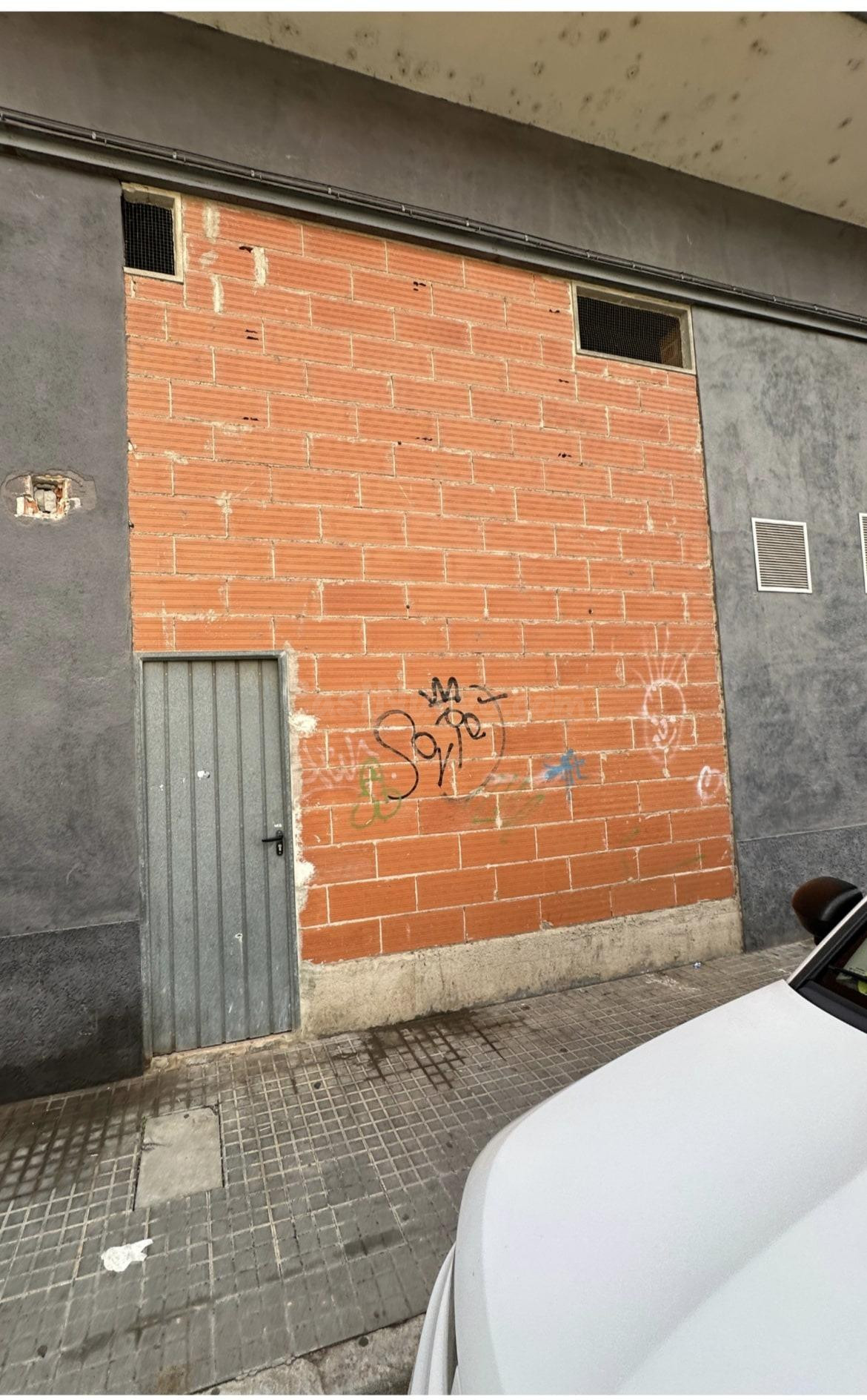 Se vende local comercial en Amposta