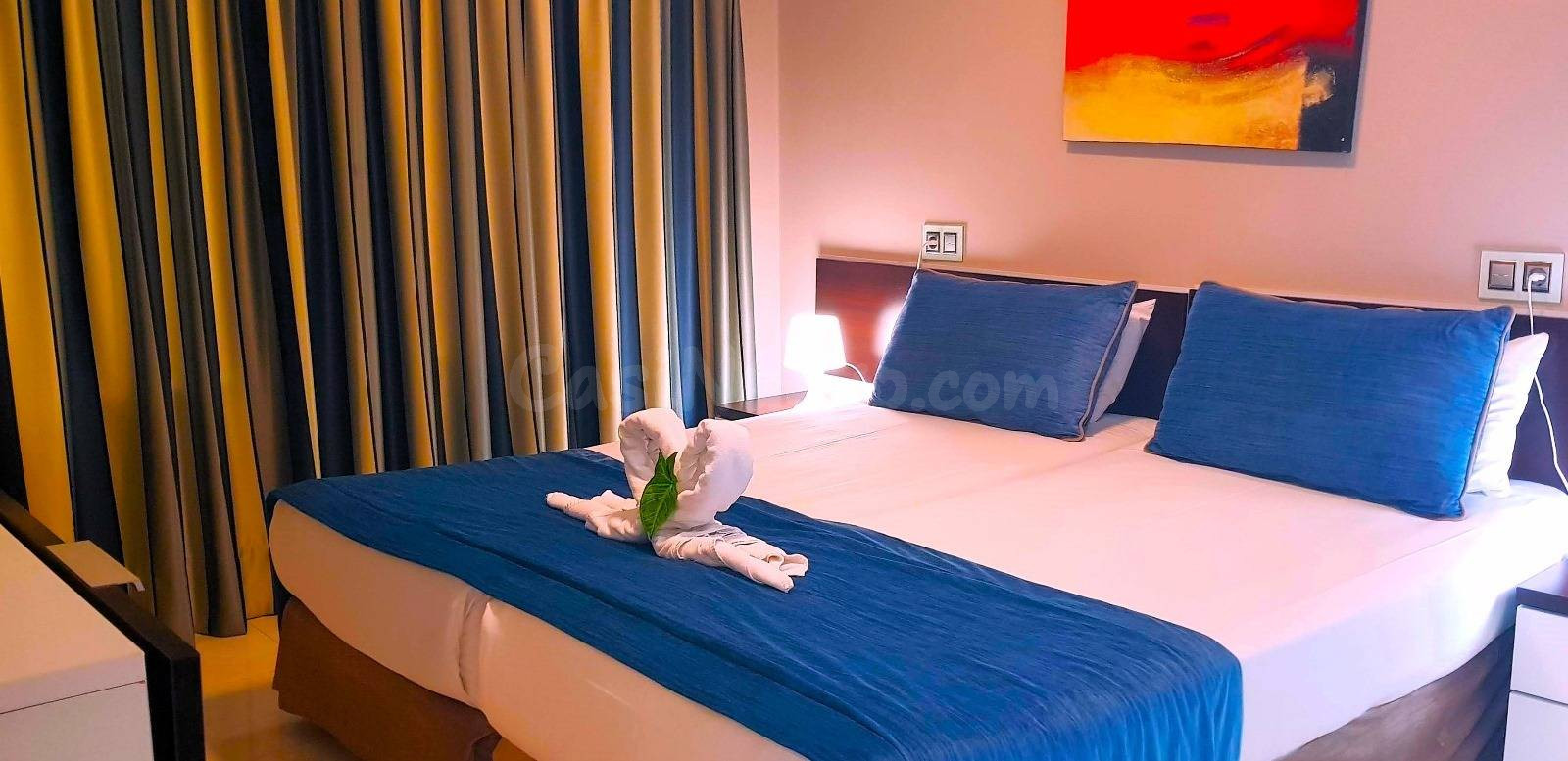 Complejo de 46 Apartamentos en Playa de Amadores -Puerto Ric - foto 2