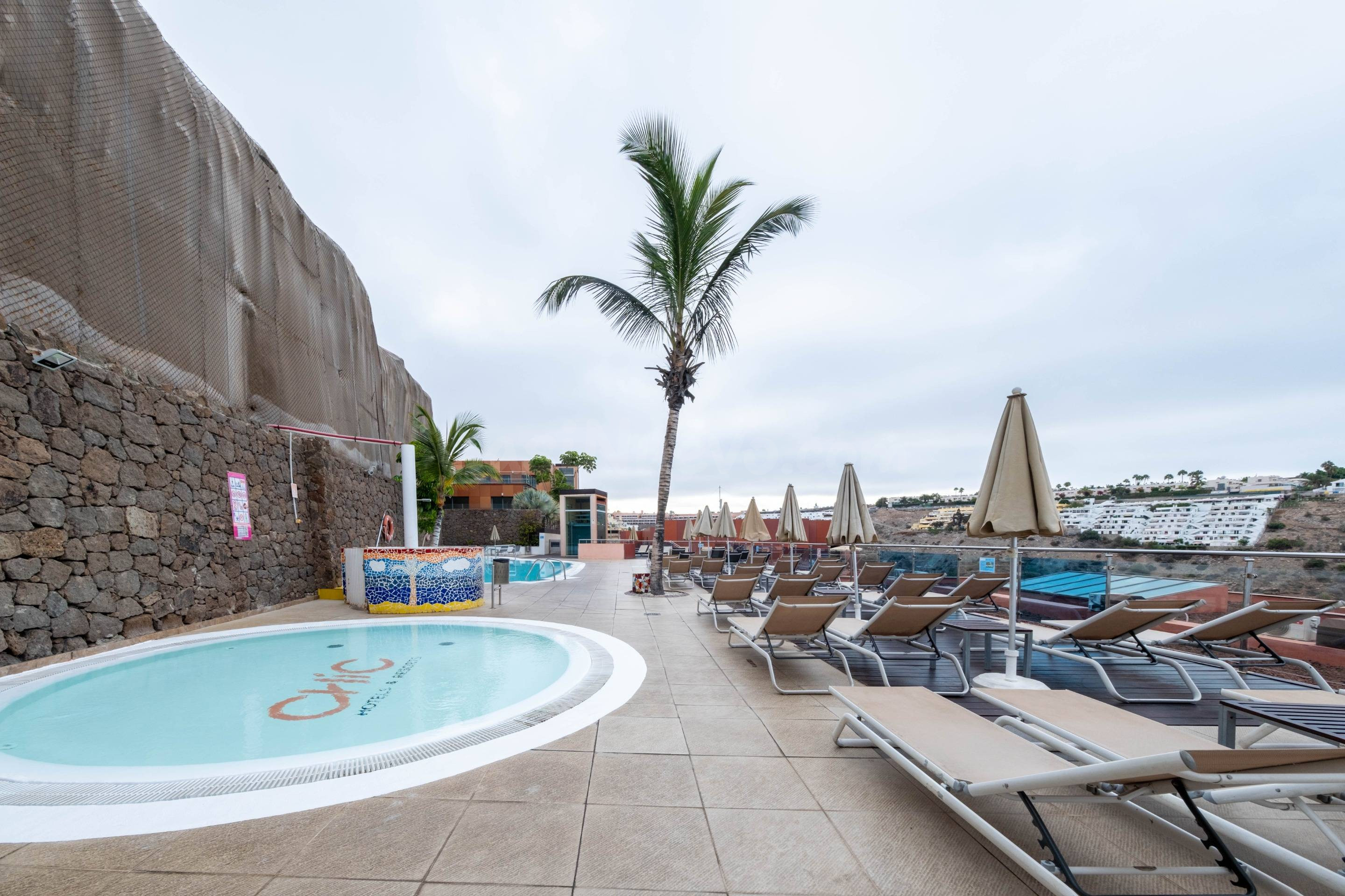 Complejo de 46 Apartamentos en Playa de Amadores -Puerto Ric - foto 3