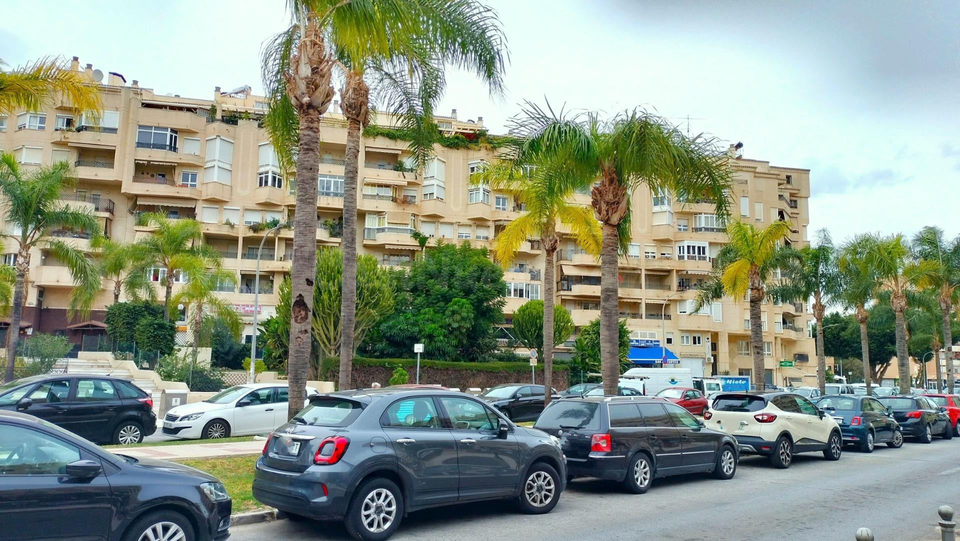 Piso en venta con tres dormitorios en el centro de Torremolinos - foto 3