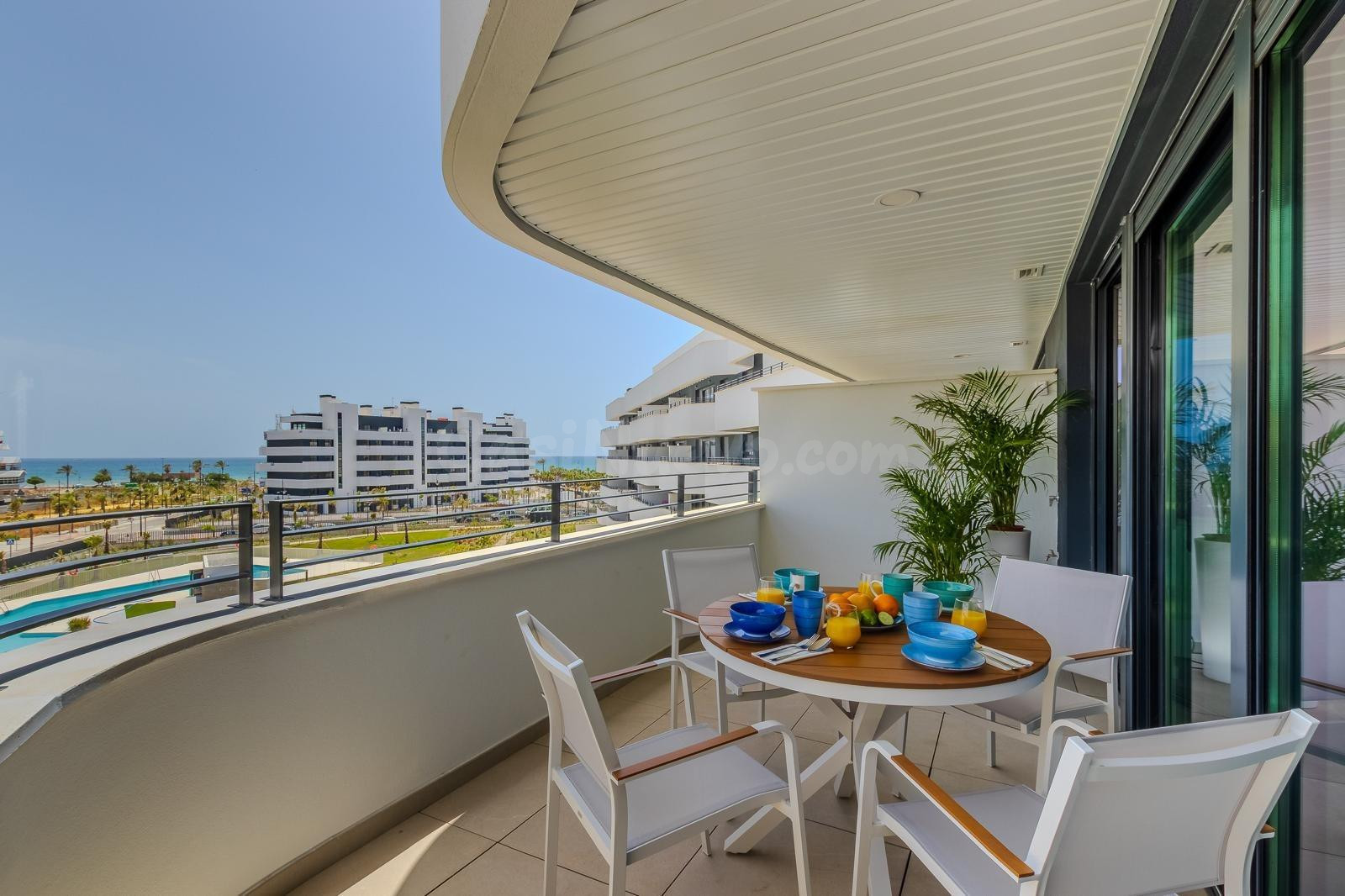 ¡Exclusivo Piso en Torremolinos! 🌅 Moderno y Listo para Estrenar - foto 2