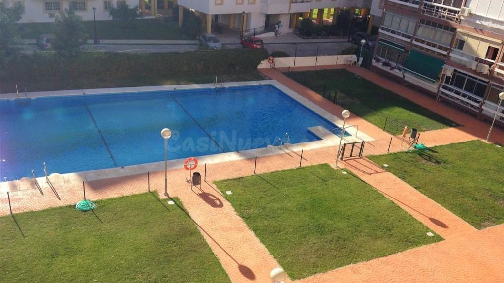 ¡Oportunidad Única en Torremolinos! Estudio con Potencial para Reformar 🌊🏡