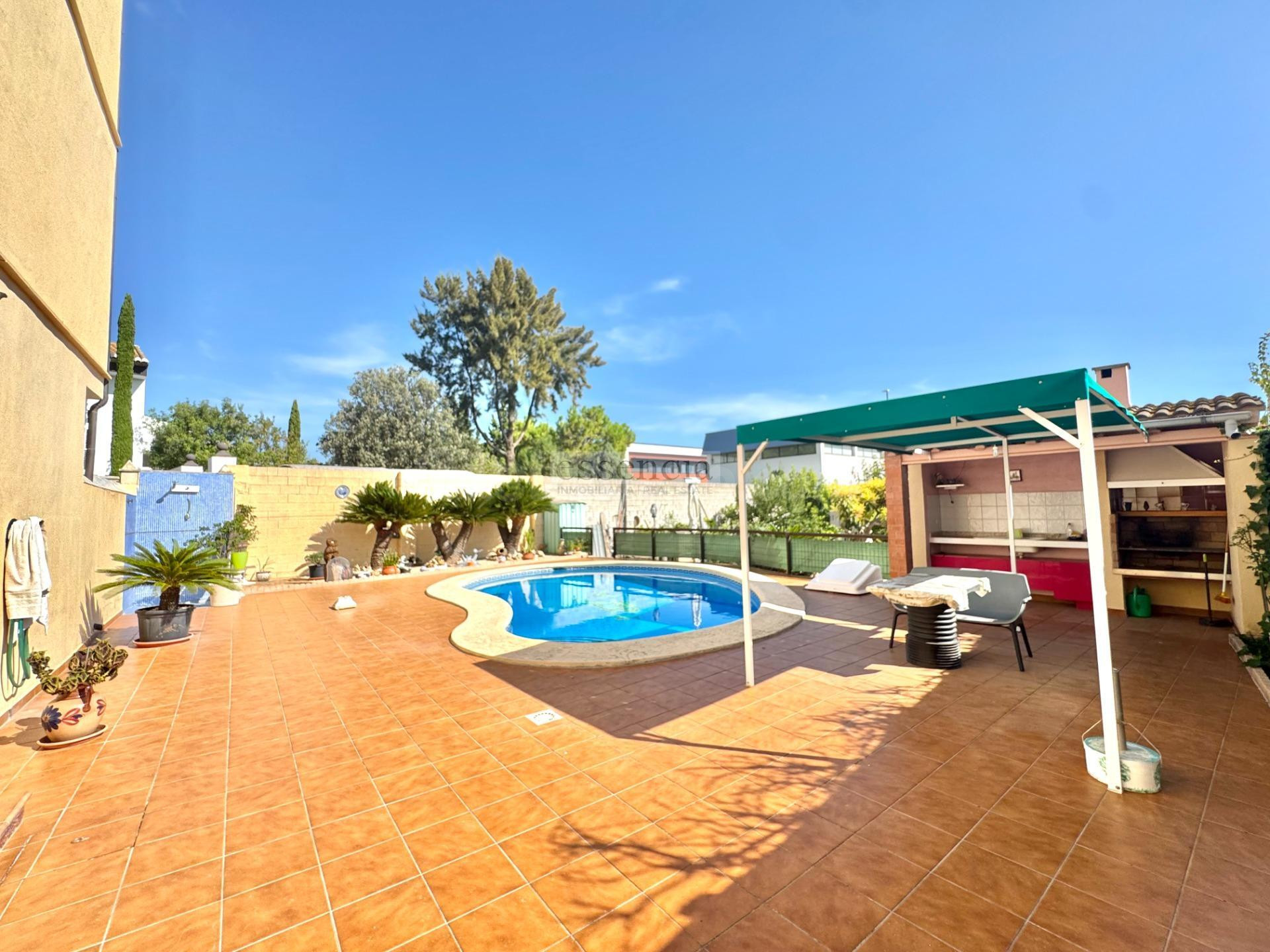 🌴✨ ¡ESPECTACULAR CASA INDEPENDIENTE EN PALMERA CON PISCINA Y PARCELA DE +500 M2! ✨🌴