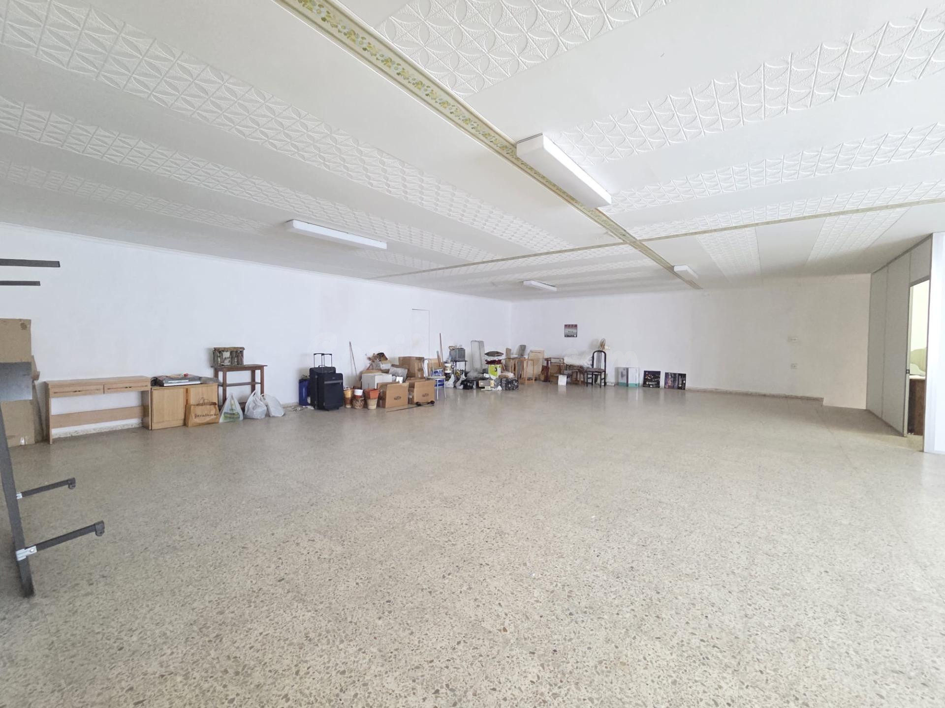 Gran Nave - Almacén con vivienda en planta alta - foto 3