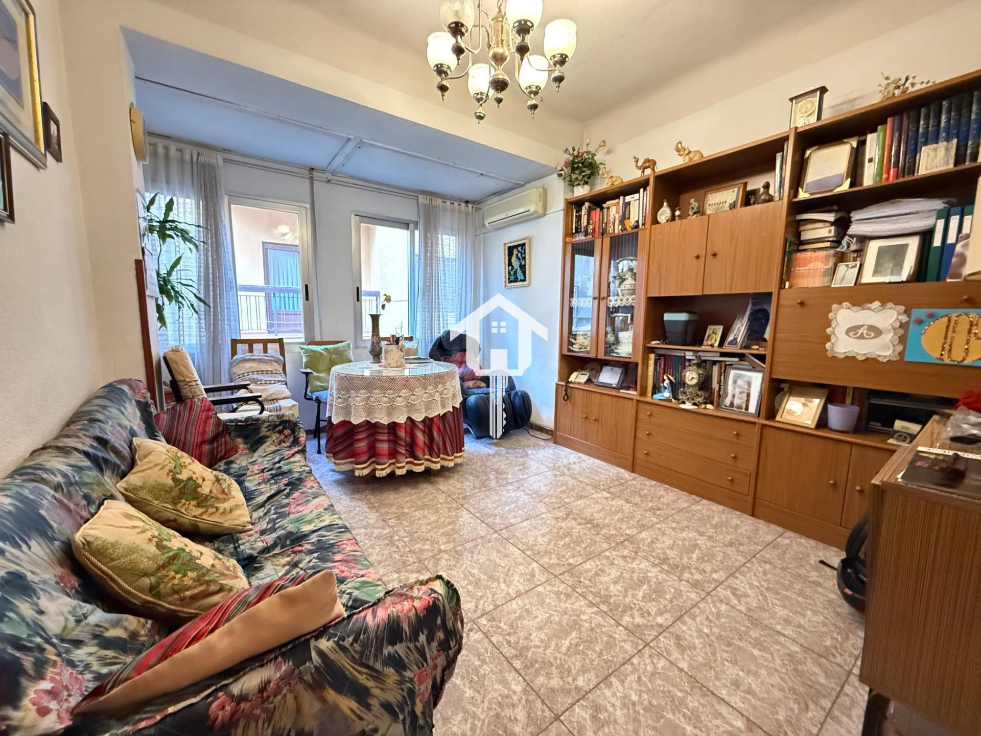 PISO EN VENTA EN EL CENTRO DE ALICANTE, 77m2, CUATRO DORMITO - foto 2