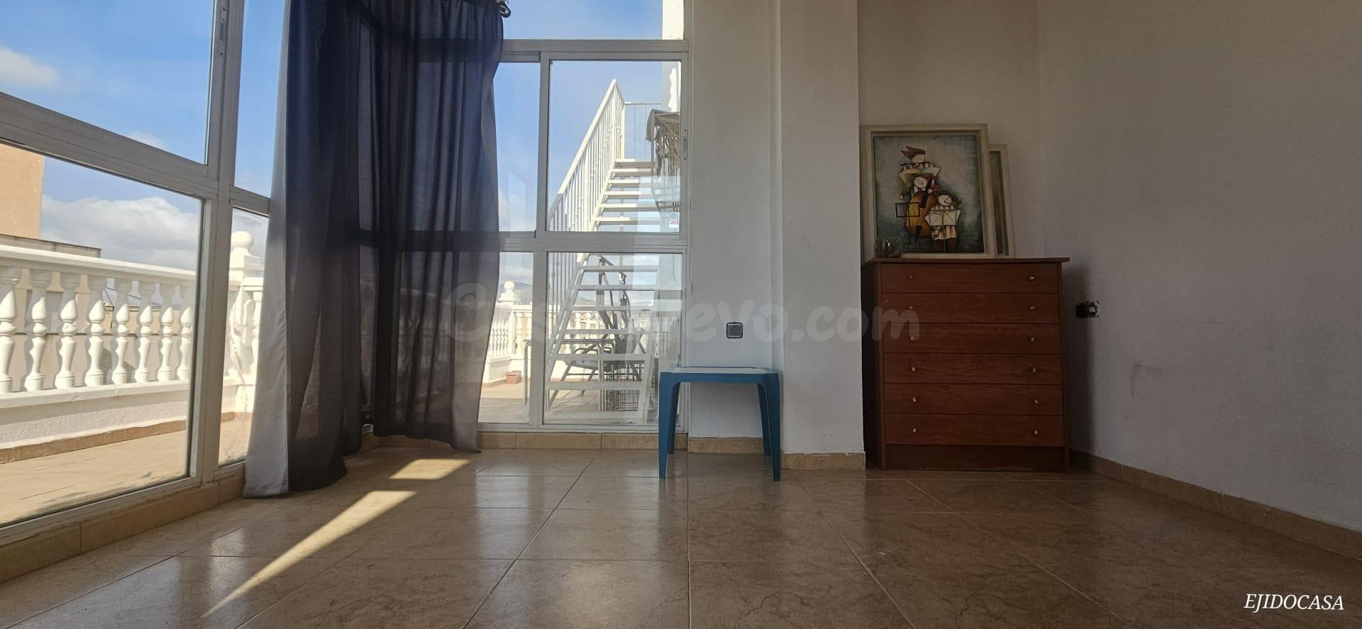 Ático céntrico con amplias terrazas en la zona de Carera San - foto 2