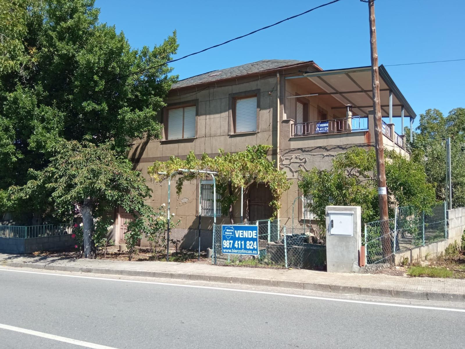SE VENDE CASA PARA REFORMAR CON TERRENO URBANO EN CABAÑAS RARAS