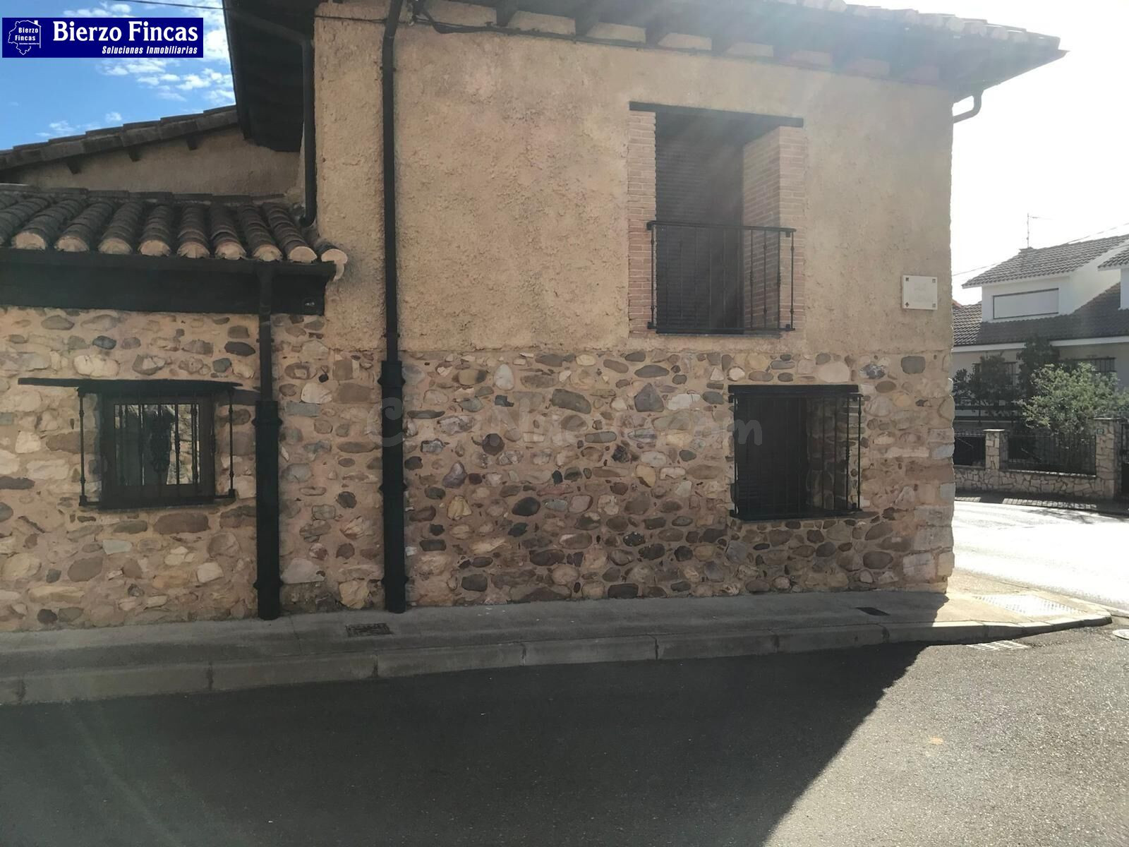 SE VENDE VIVIENDA UNIFAMILIAR EN CUADROS