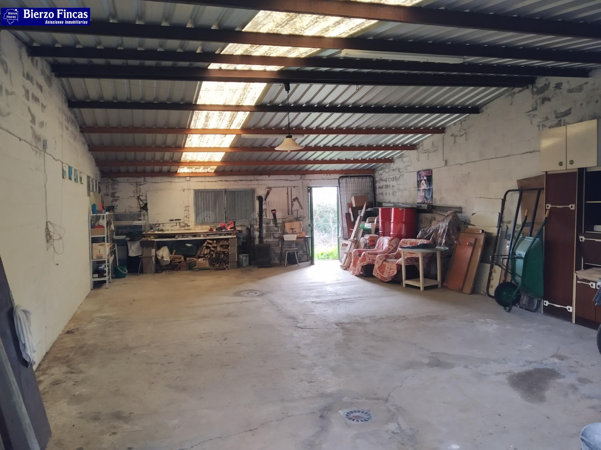 SE VENDE CASA PARA FIN DE SEMANA EN LA BAÑEZA