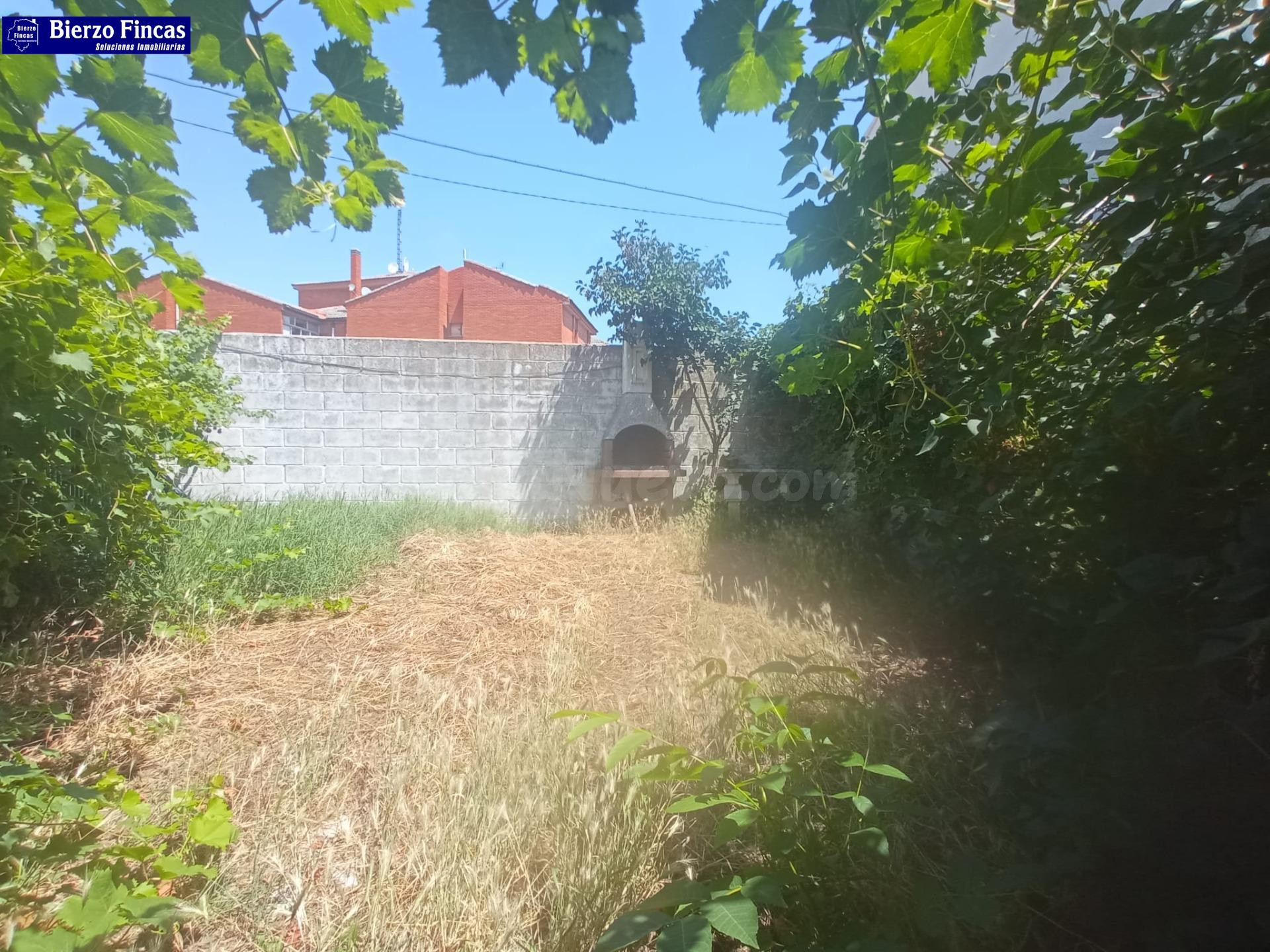 SE VENDE CASA PARA FIN DE SEMANA EN LA BAÑEZA - foto 3