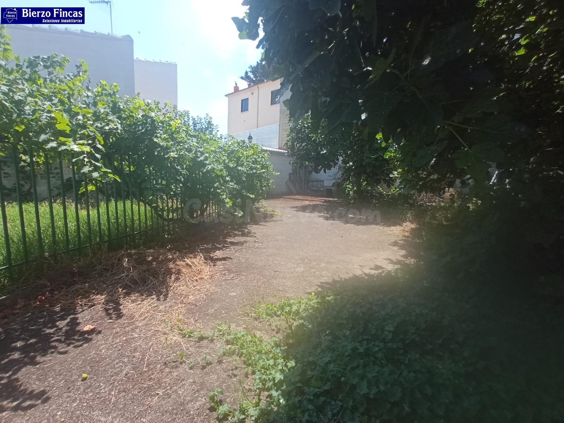 SE VENDE CASA PARA FIN DE SEMANA EN LA BAÑEZA - foto 5