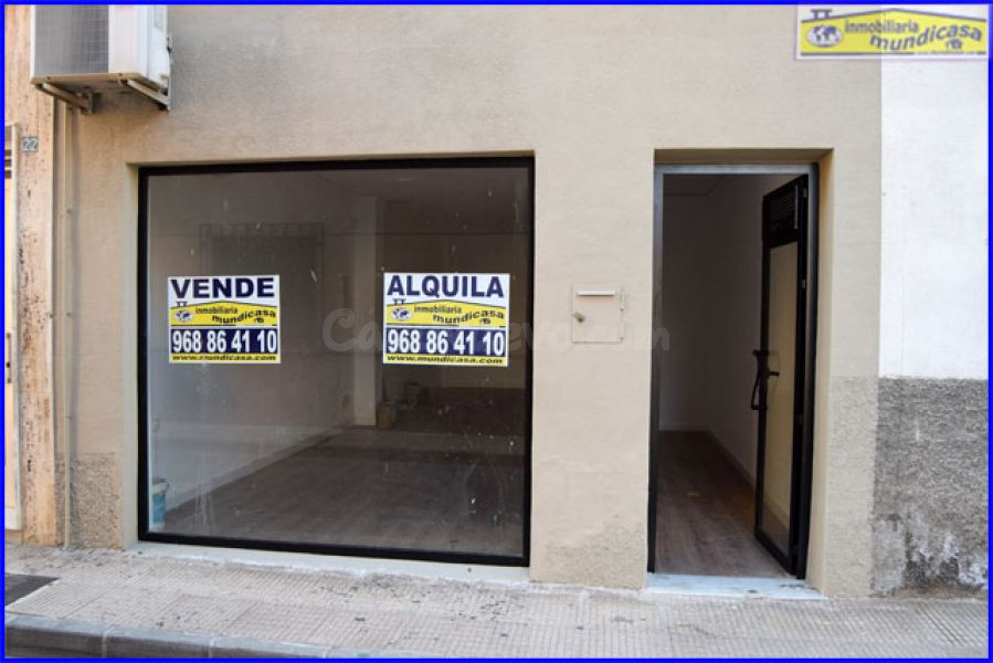¡Excelente oportunidad! Local comercial en zona privilegiada de Santomera 🏢