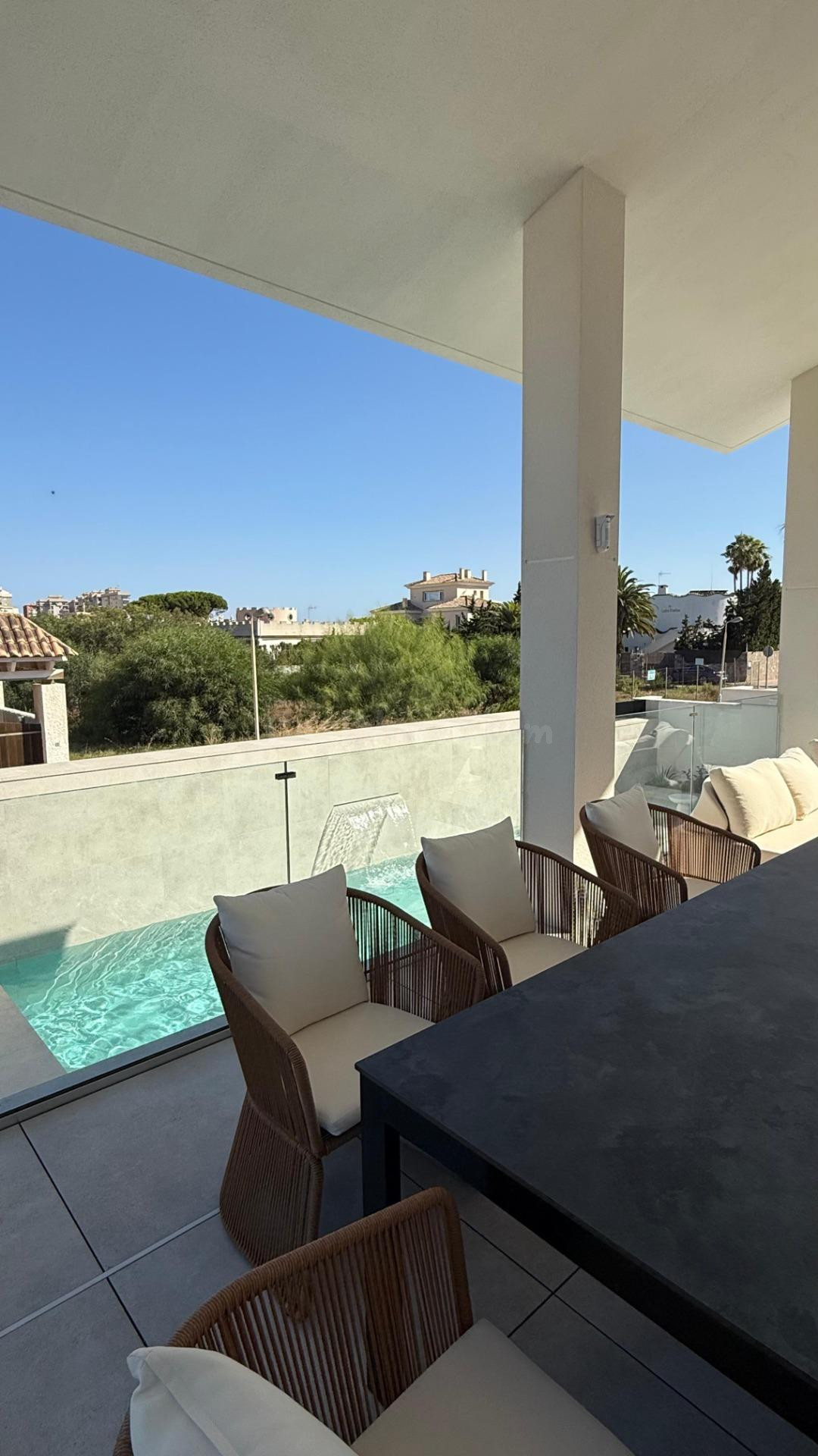 VENTA DE EXCLUSIVA VILLA EN LA MANGA DEL MAR MENOR - foto 4