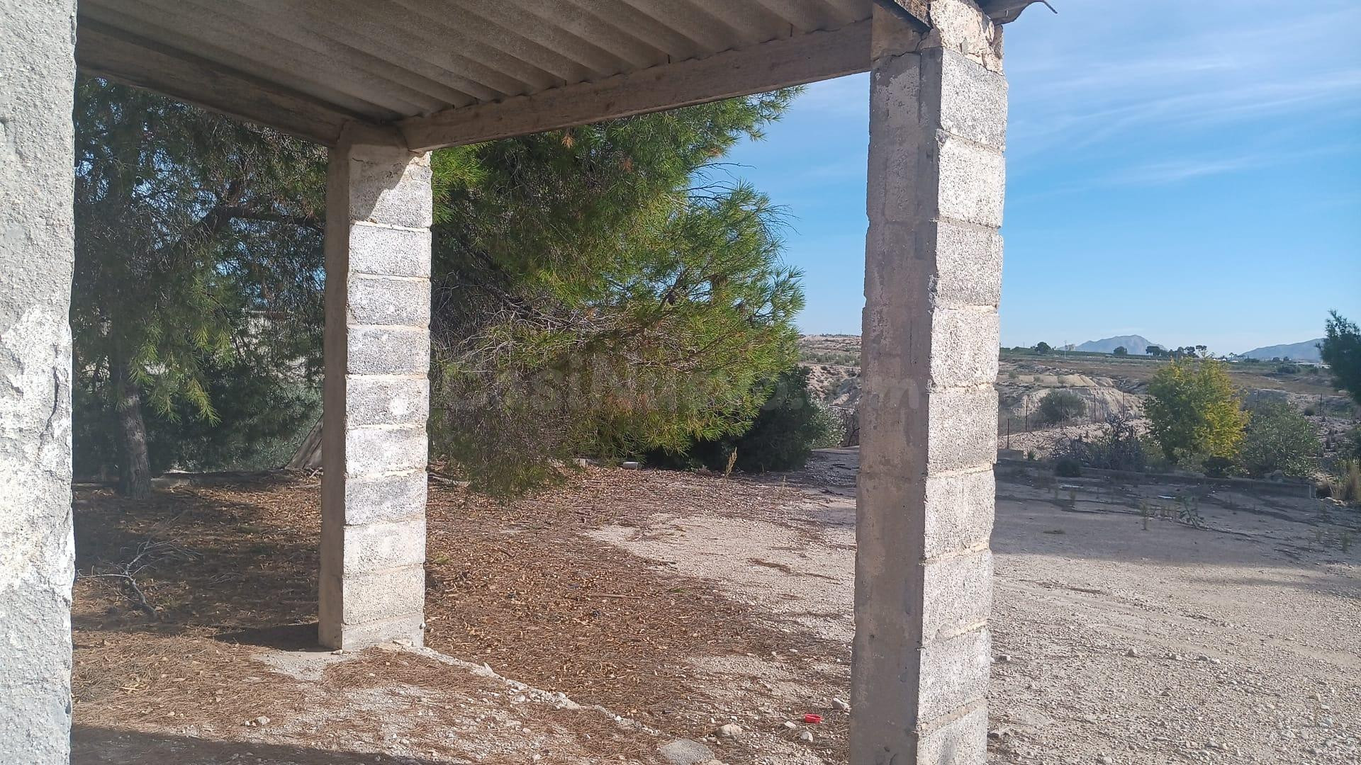 SE VENDE TERRENO CON CASA DE APERO EN EL TOMILLAR - foto 3
