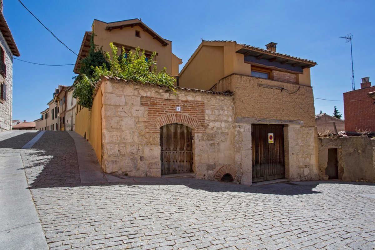 CASA REHABILITADA SIMANCAS. VALLADOLID
