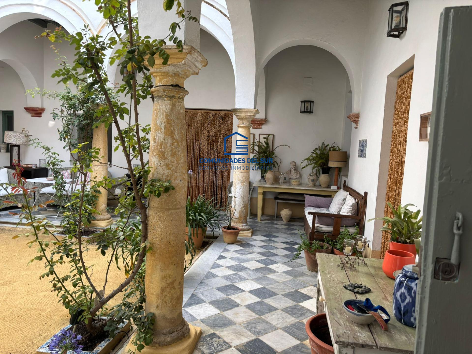 🏛 Casa Palacio con piscina privada y garajes junto a la Prio