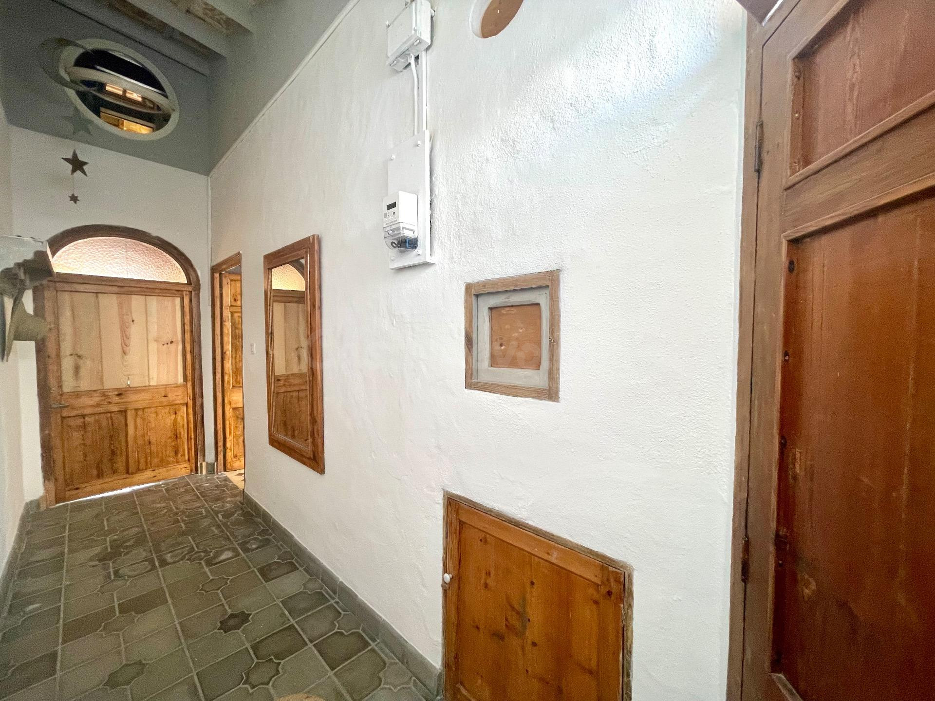 Casa de Pueblo con Encanto en el Centro, Reformada y con Gra - foto 2