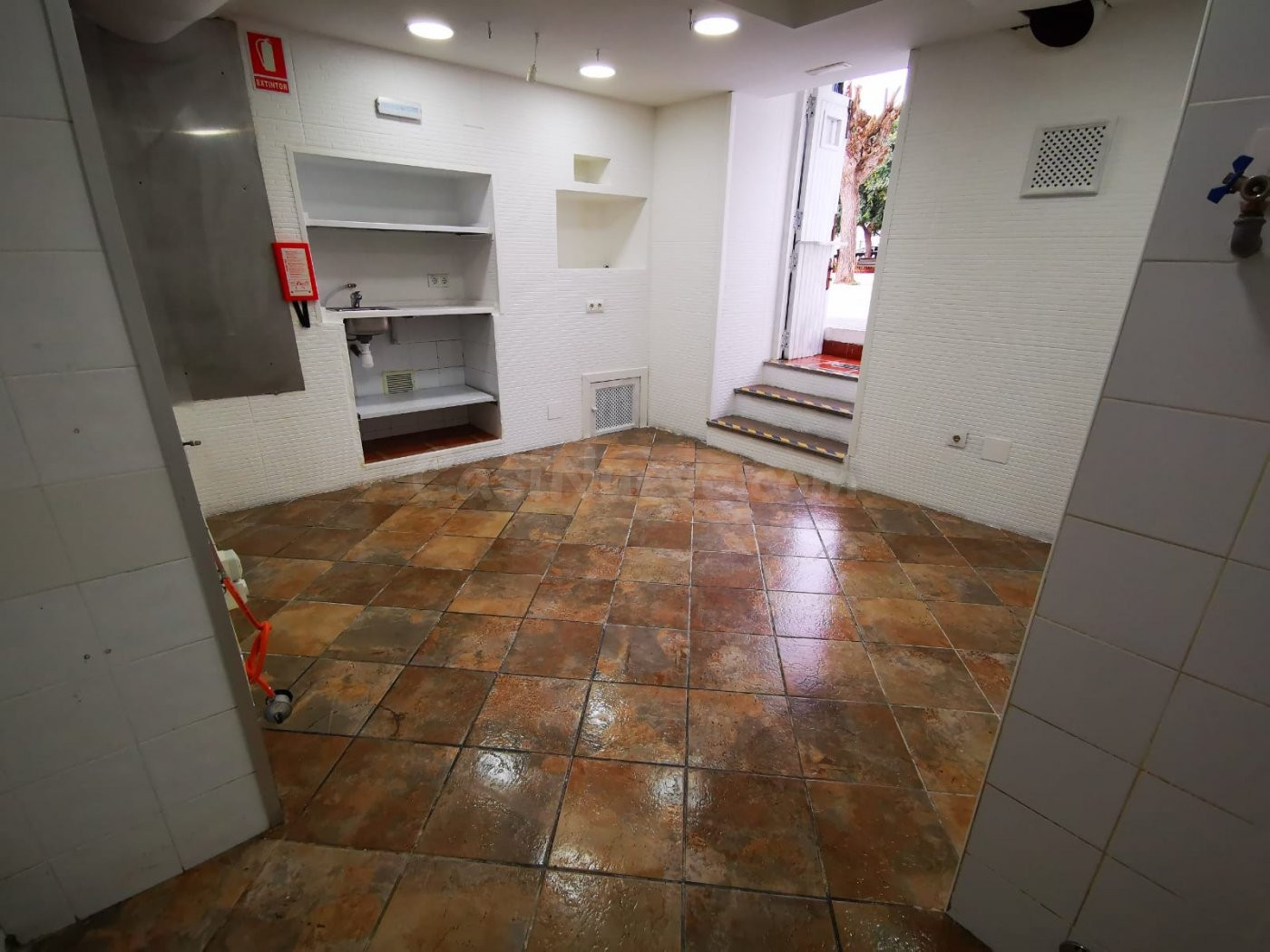 Se vende local comercial en el casco antiguo.