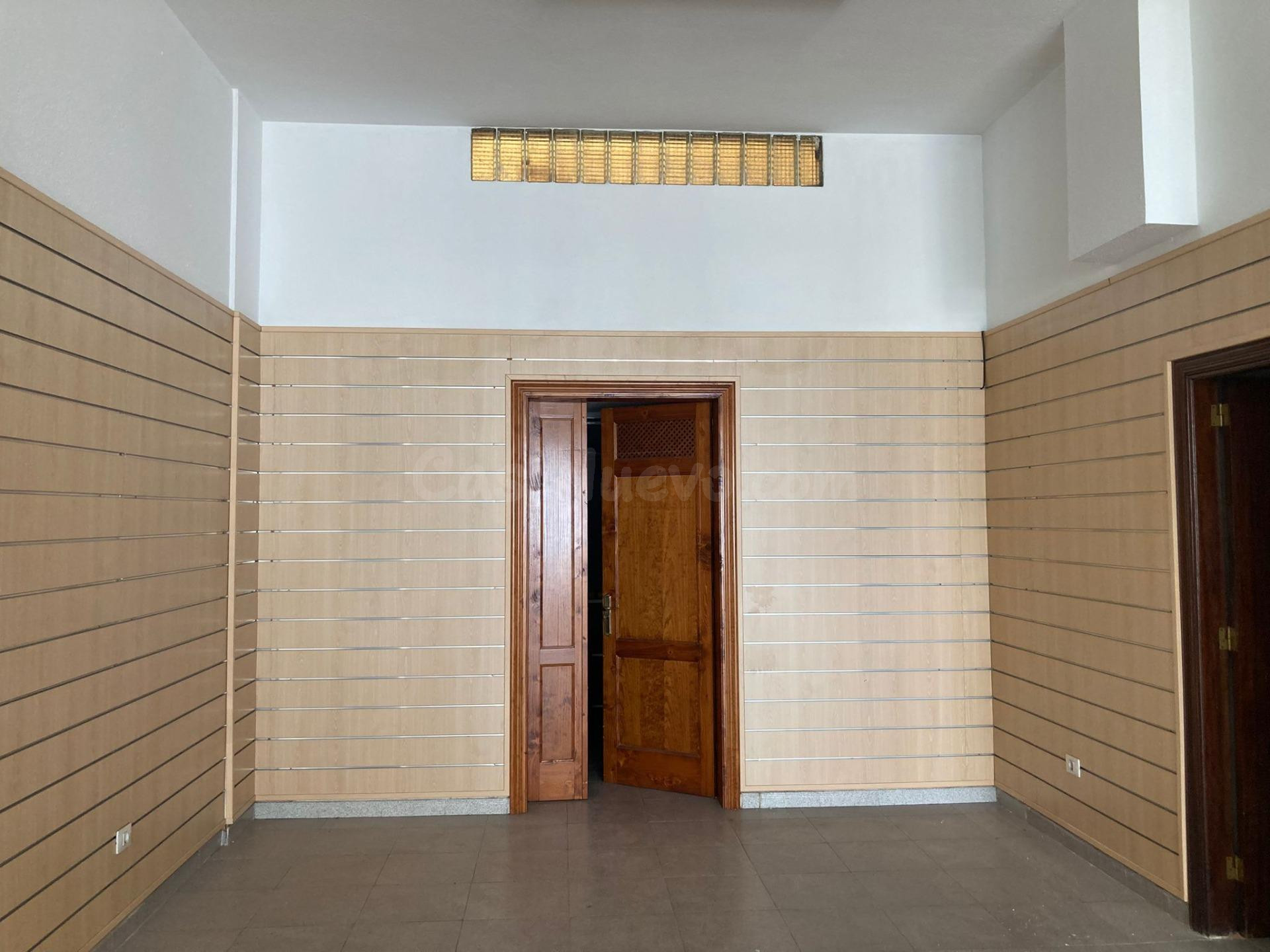 ¡OPORTUNIDAD ÚNICA! Local Comercial en Primera Línea del Pue - foto 3