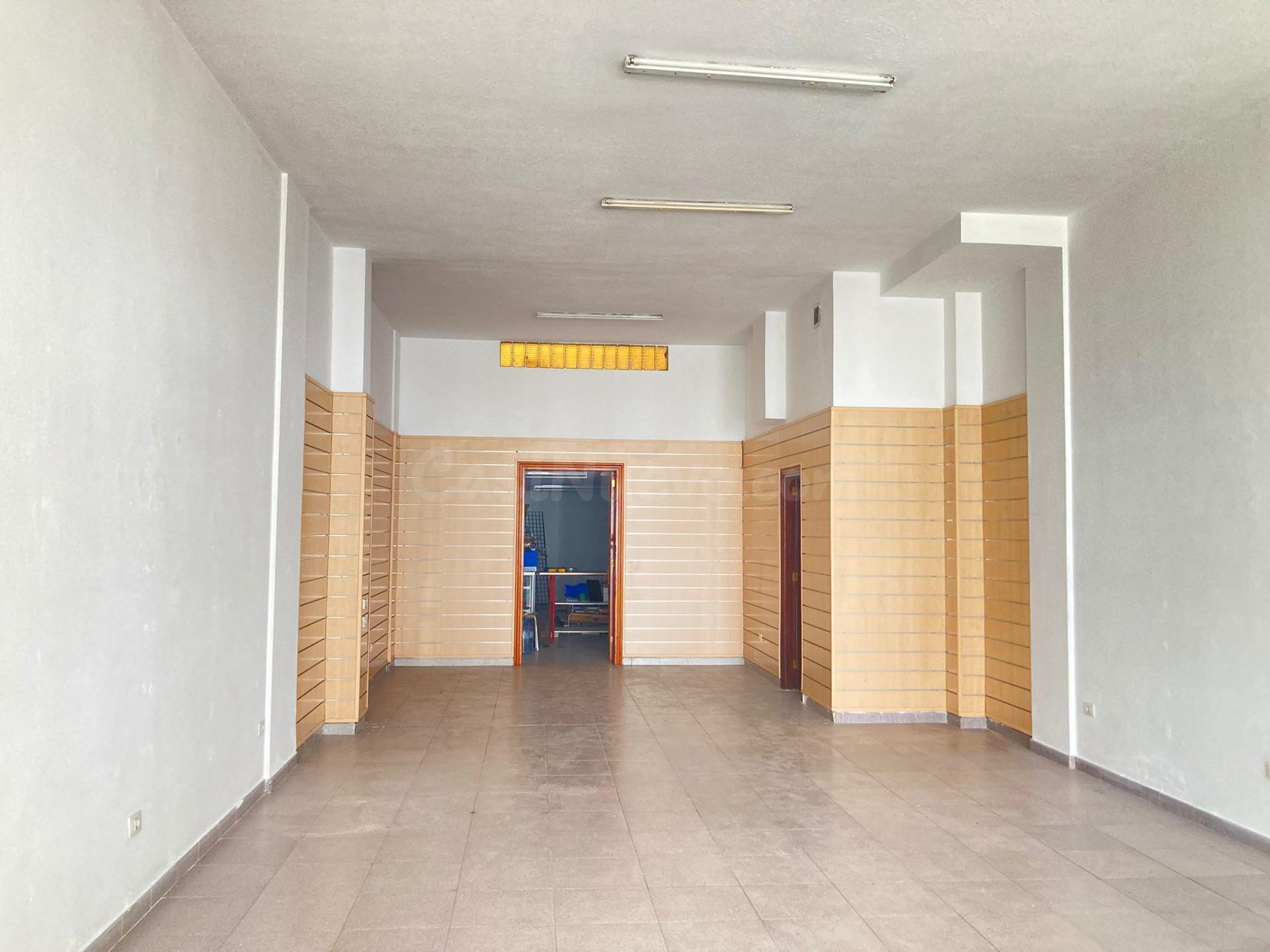 ¡OPORTUNIDAD ÚNICA! Local Comercial en Primera Línea del Pue - foto 4